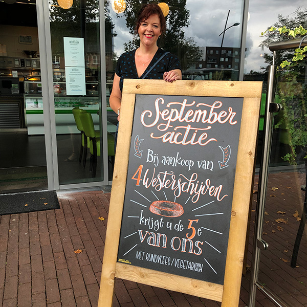 Krijtbord handlettering en tekenen - Foto