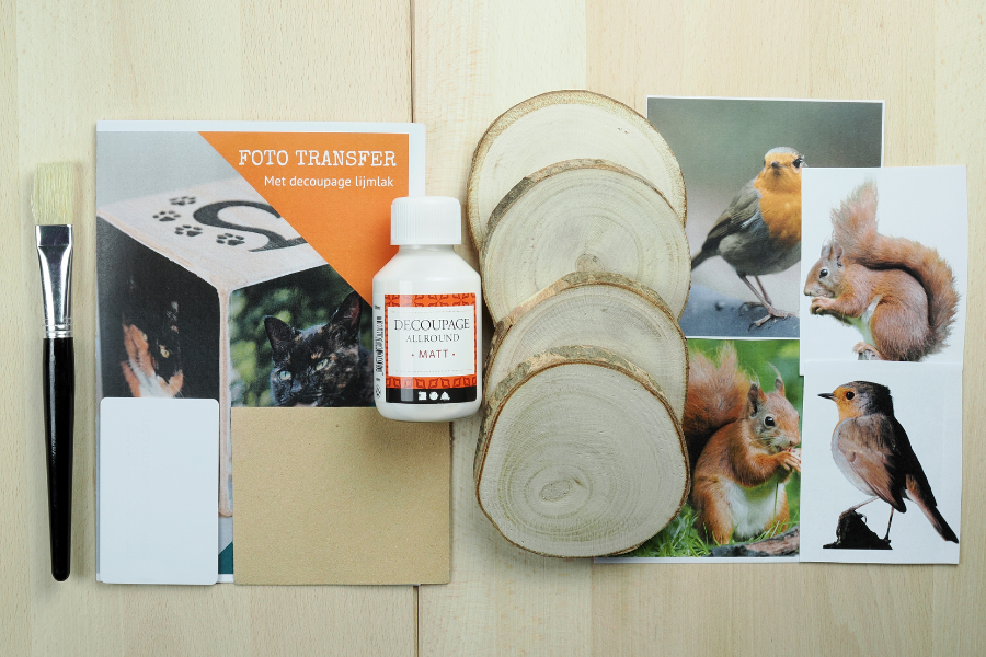 DIY pakket foto's overbrengen op houten onderzetters