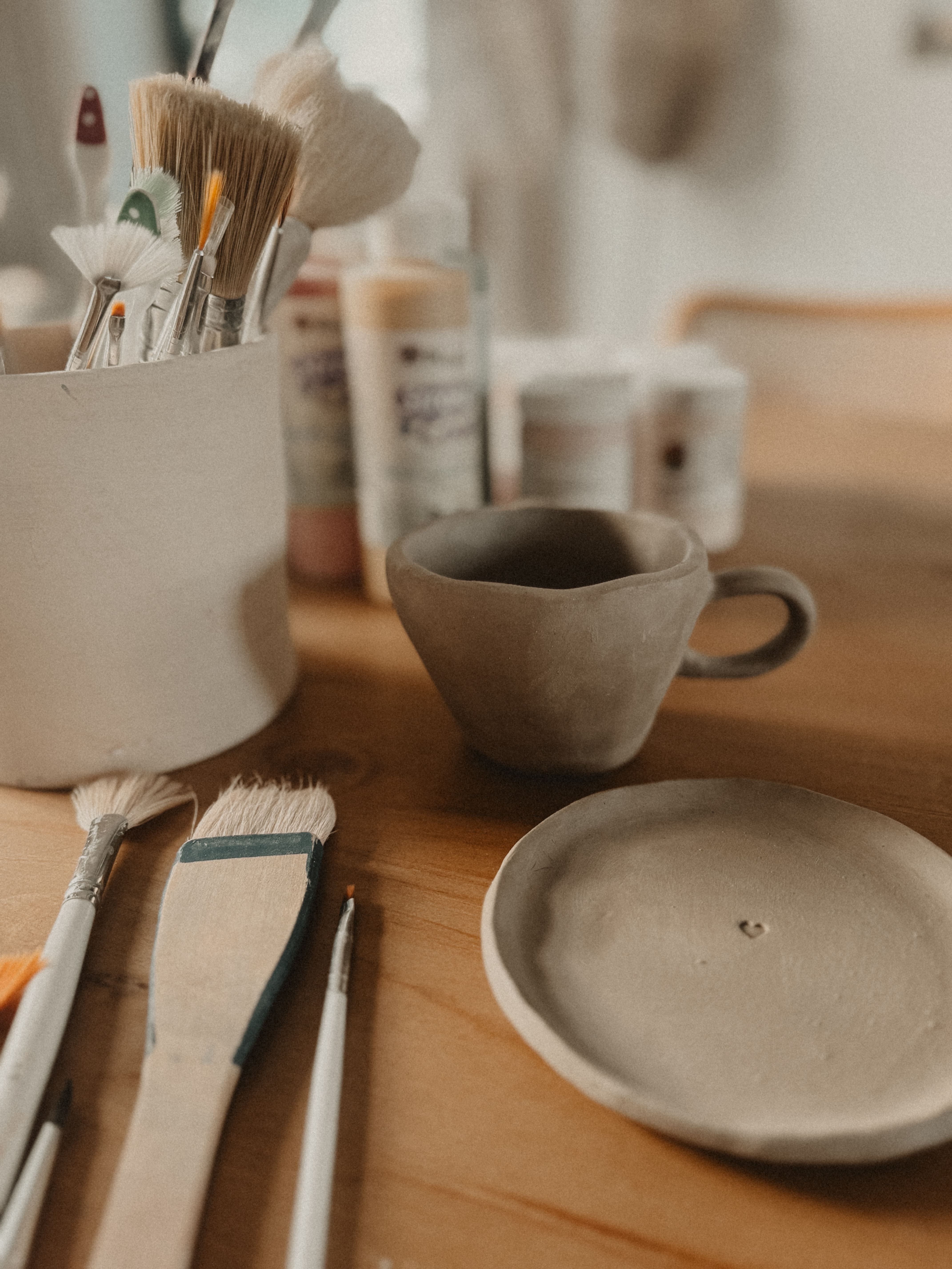 🌿 Onder de fruitbomen — pottery painting - Foto