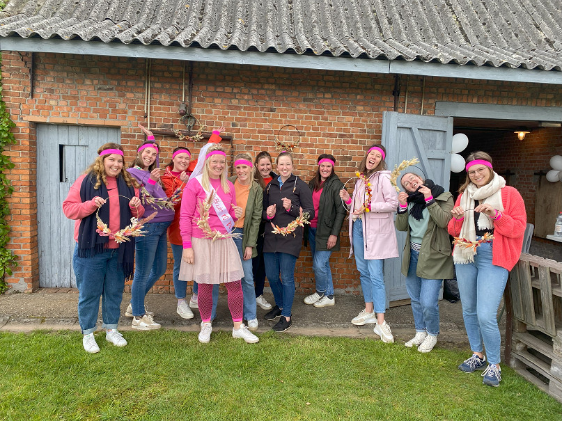 Workshop Droogbloemenkrans (privé groep) - Foto