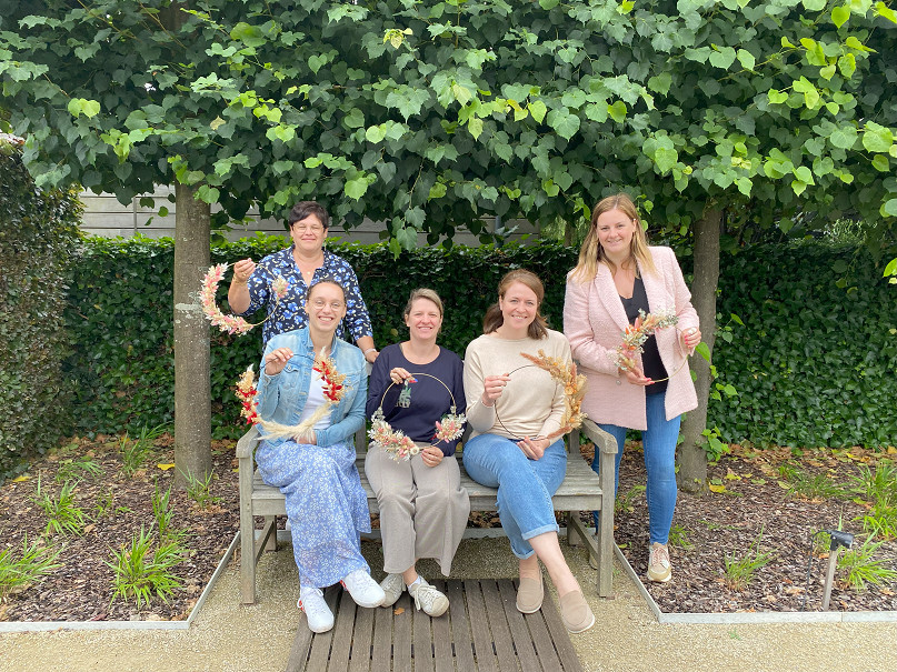 Workshop Droogbloemenkrans (privé groep) - Foto