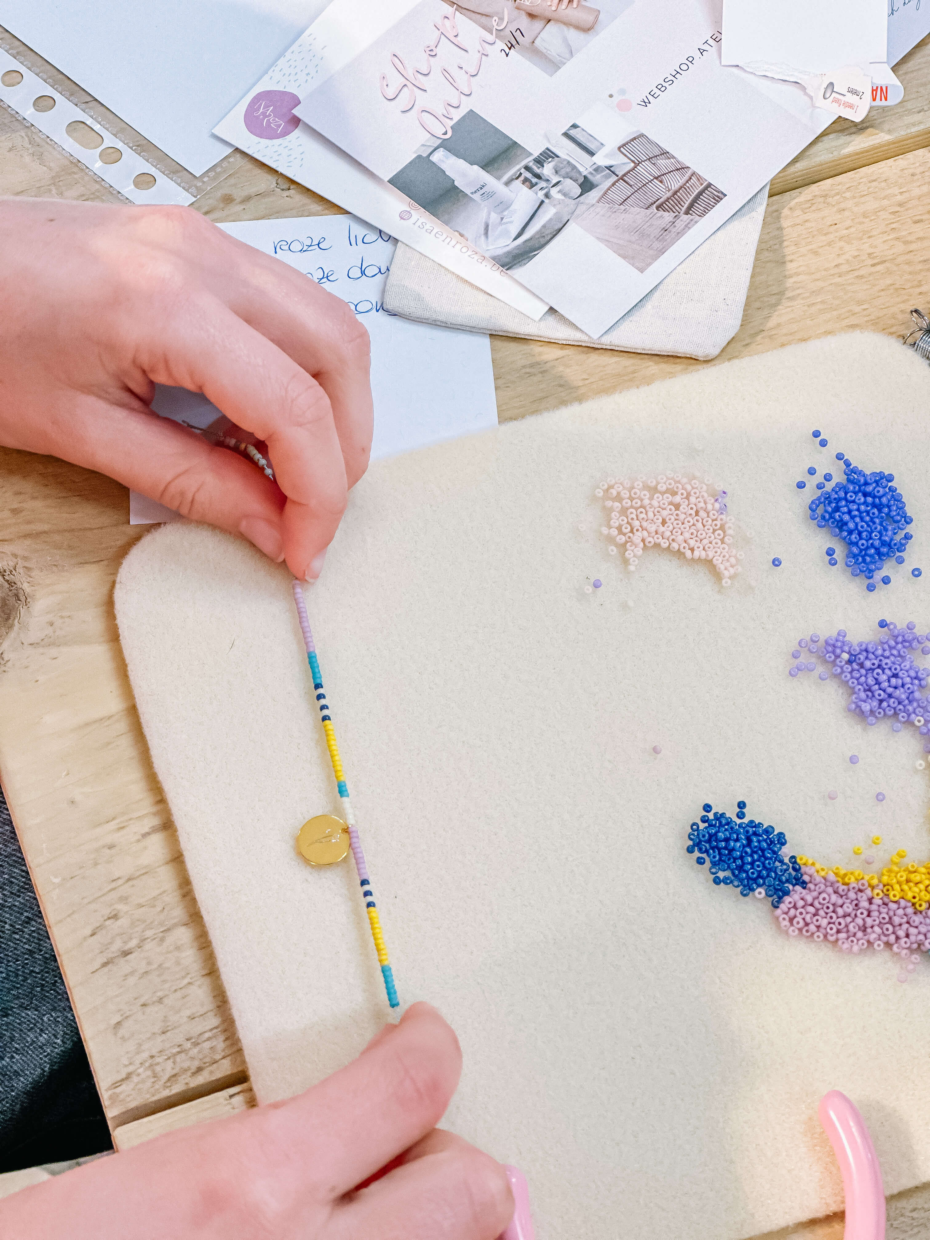 Workshop armbandjes maken - Foto