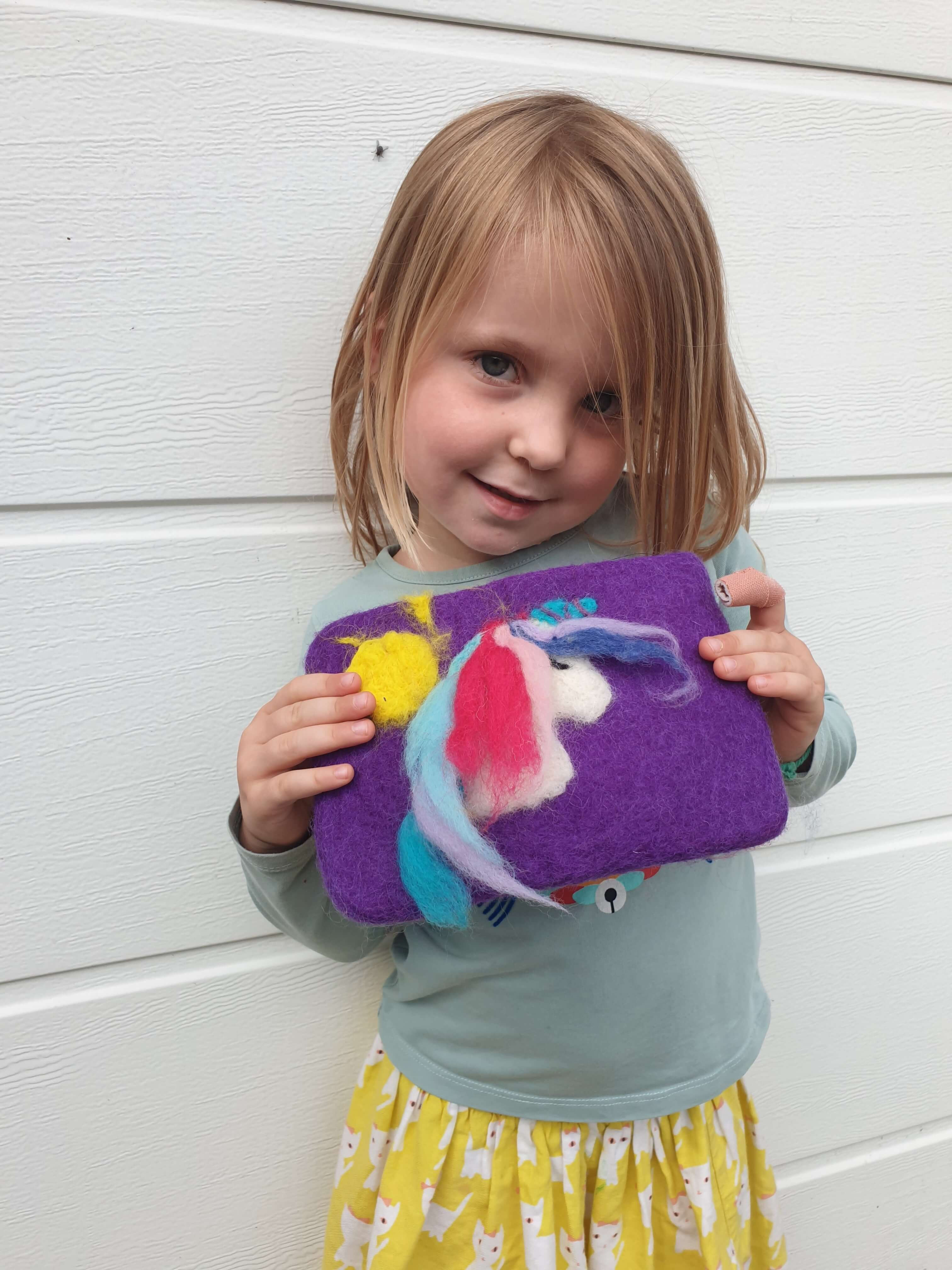 Familieworkshop 'Maak je eigen vilten creatie' - Foto