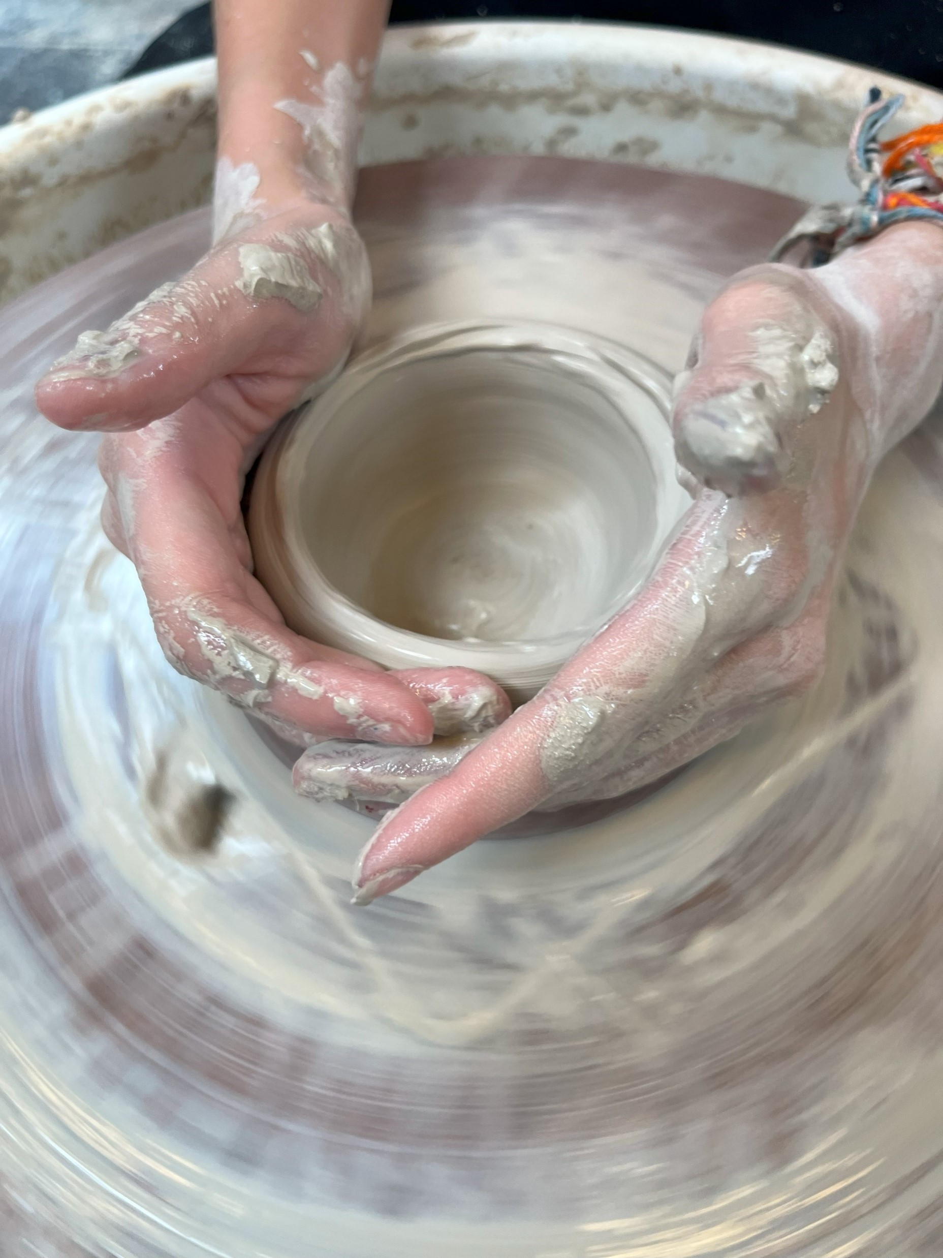 Pottenbakken met de draaischijf - Namiddag-keramiek workshop - Foto