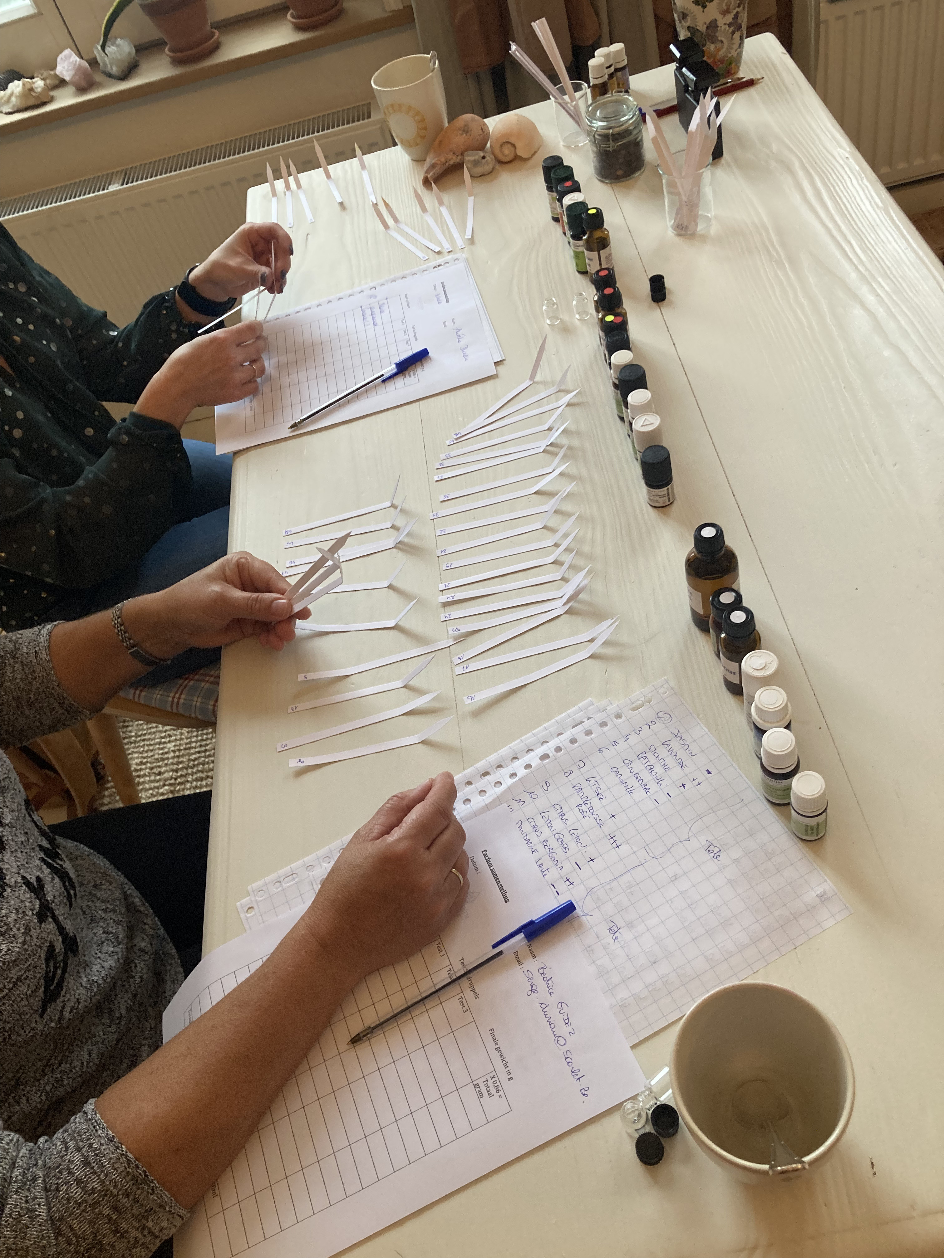 Zelf natuurlijke parfum maken workshop - Foto