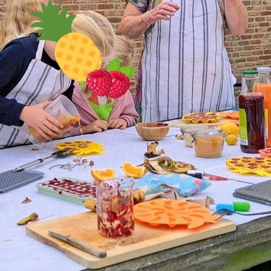 Gezonde gummibeertjes maken, inclusief DIY kit! Verbindende kookworkshop voor (groot)ouders en hun (klein)kinderen - Foto
