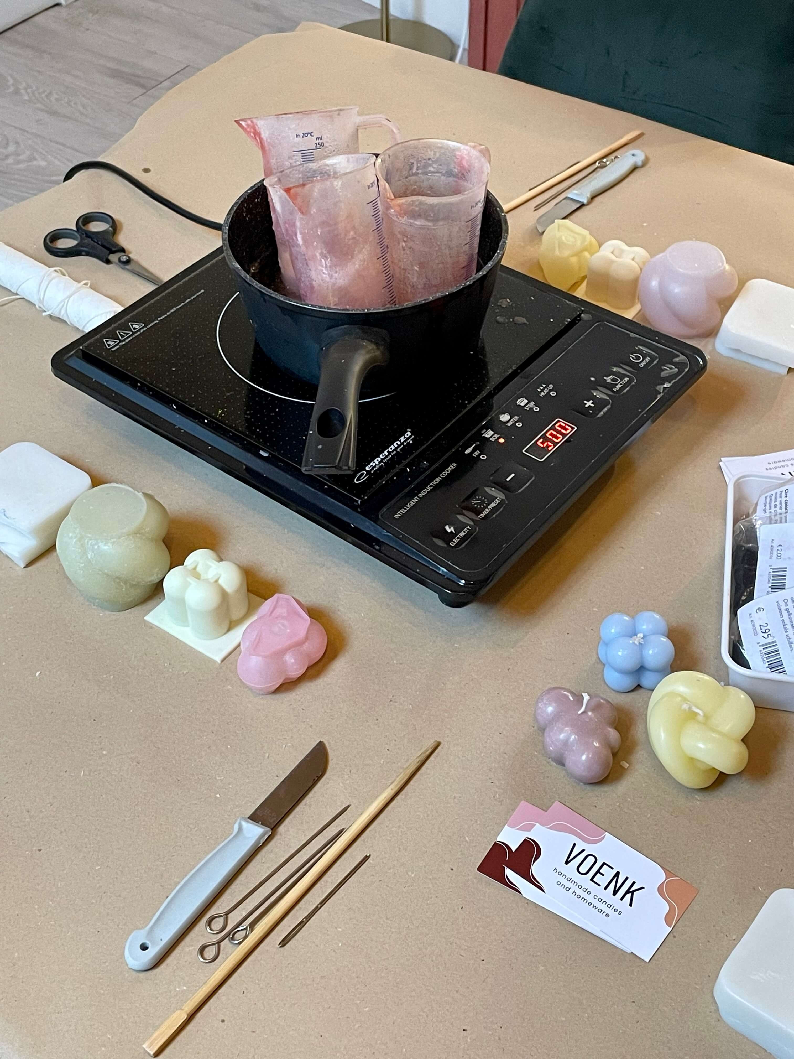 vrijgezellenworkshop kaarsen maken (privé) - Foto