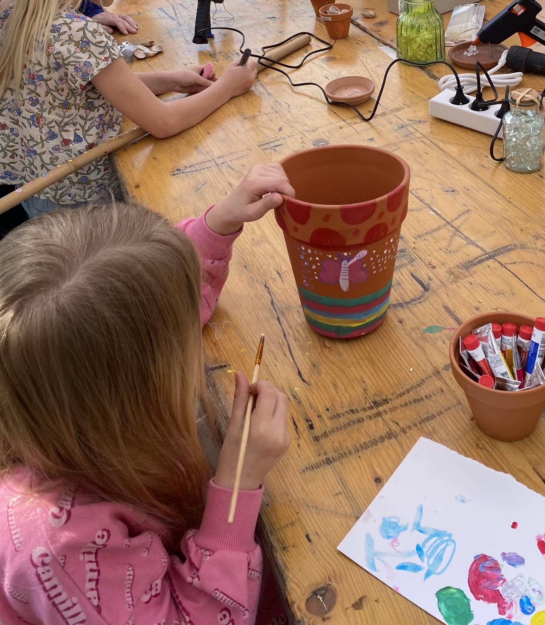 🎨 Creatief Bloempotjes Feestje – Kinderworkshop - Foto