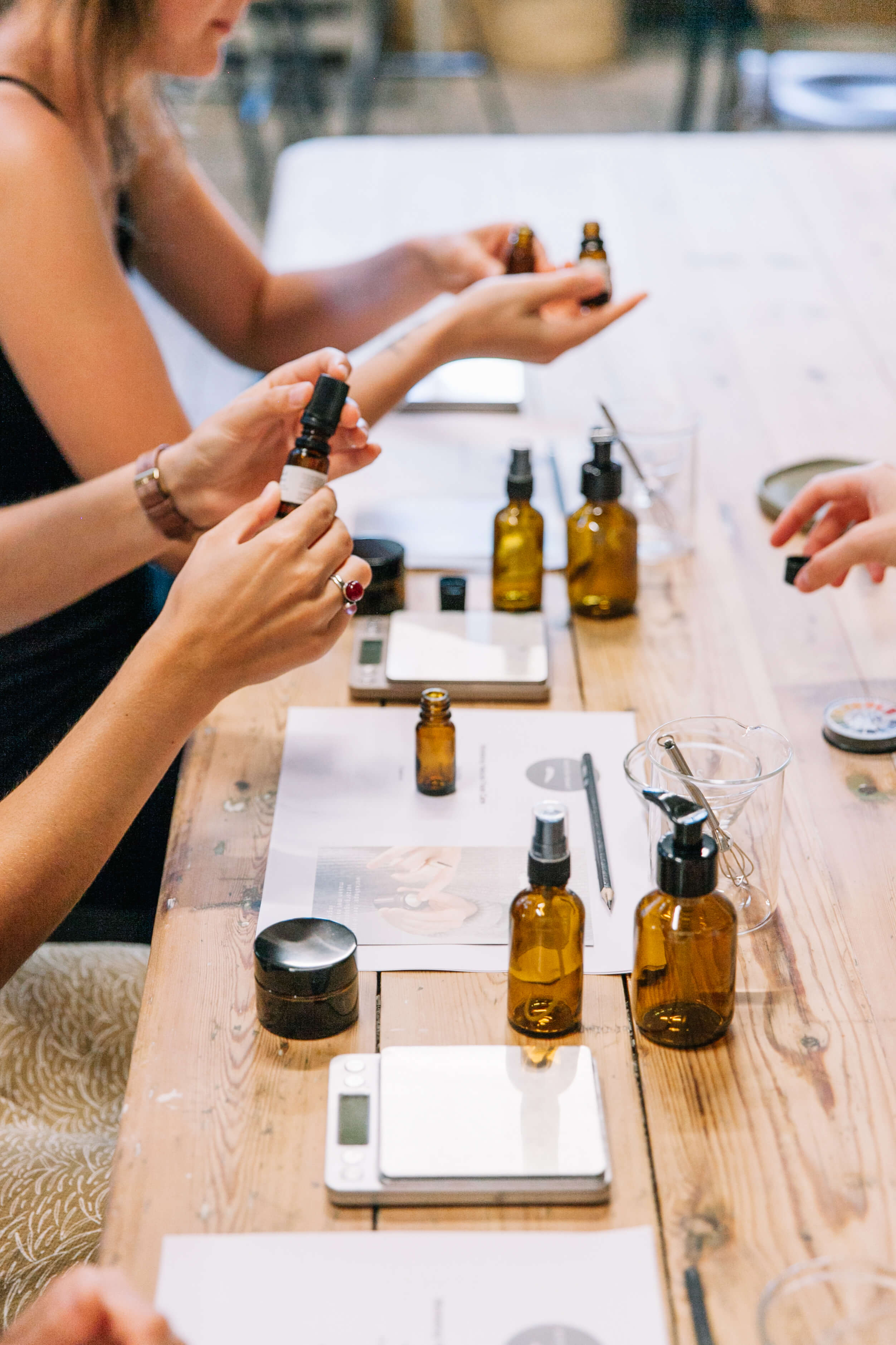 Walk-in workshop voor jouw event: DIY herbal home diffuser - Foto