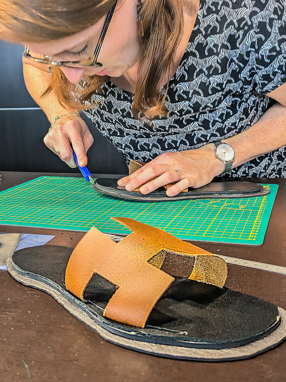 Sandalen in leer workshop - Foto