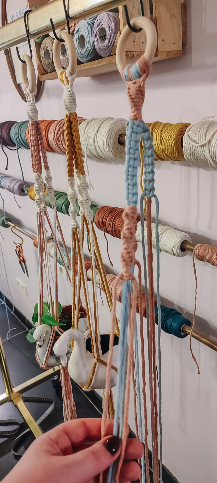 DIY pakket macramé duokleur plantenhanger - Foto
