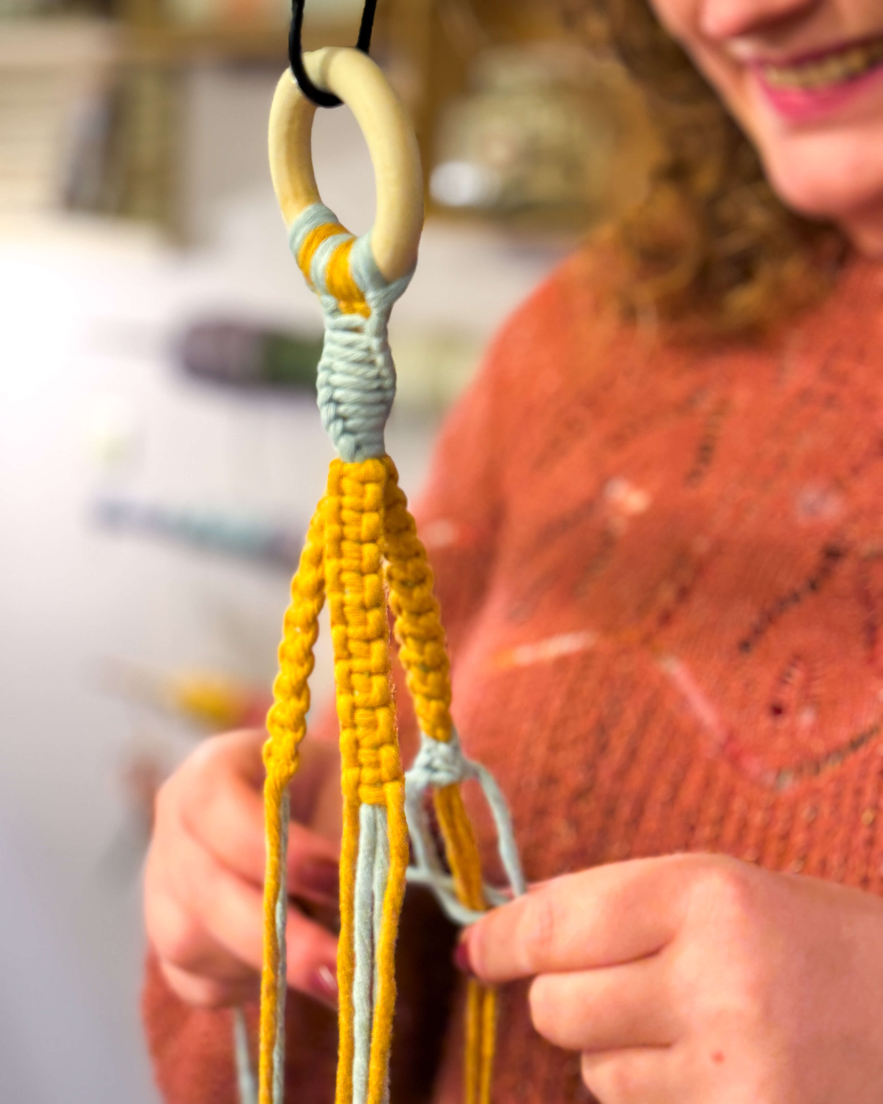 Macramé Teambuilding: samen knopen aan creativiteit