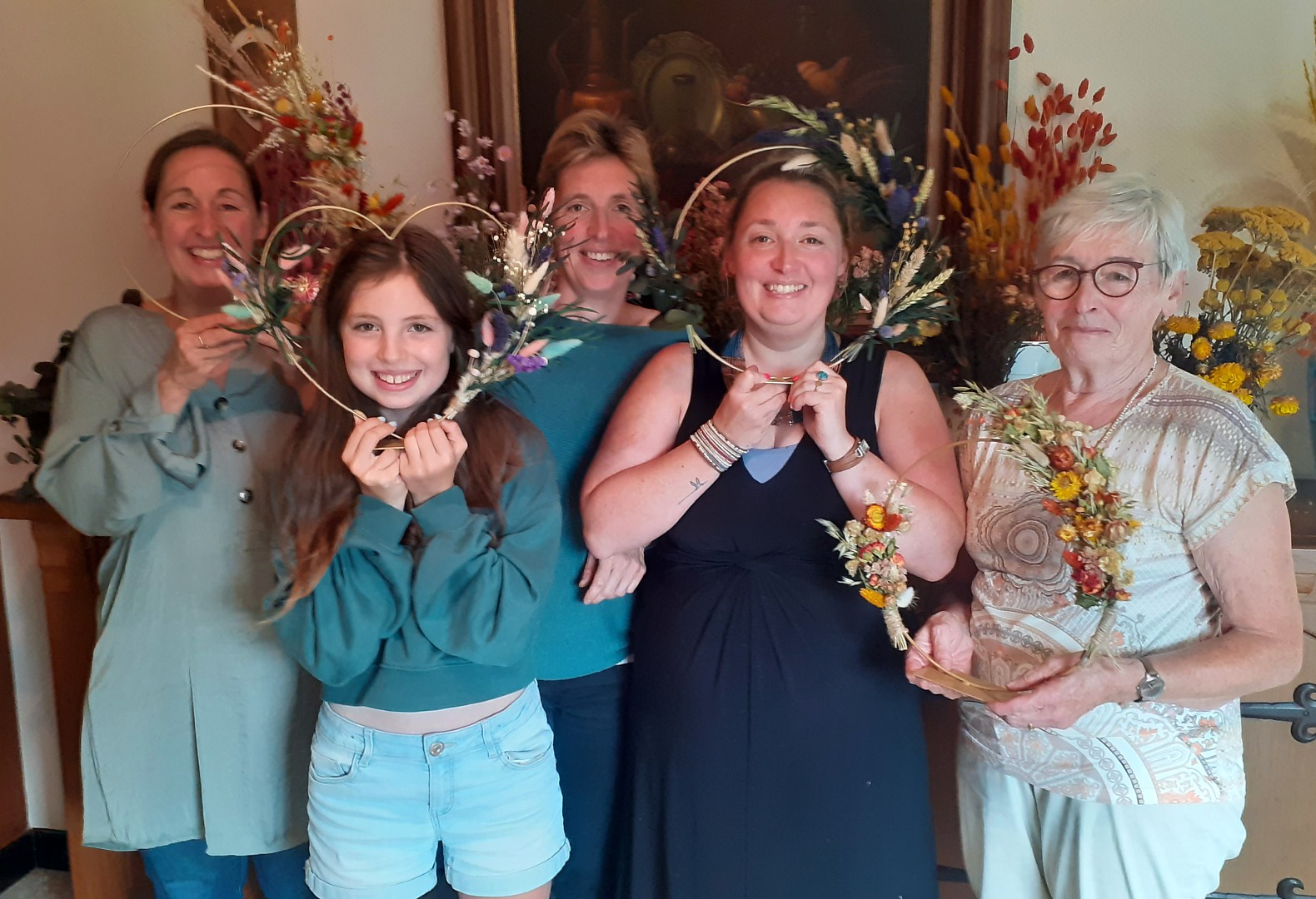 Kinderfeestje: Flowerhoop maken met droogbloemen - Foto