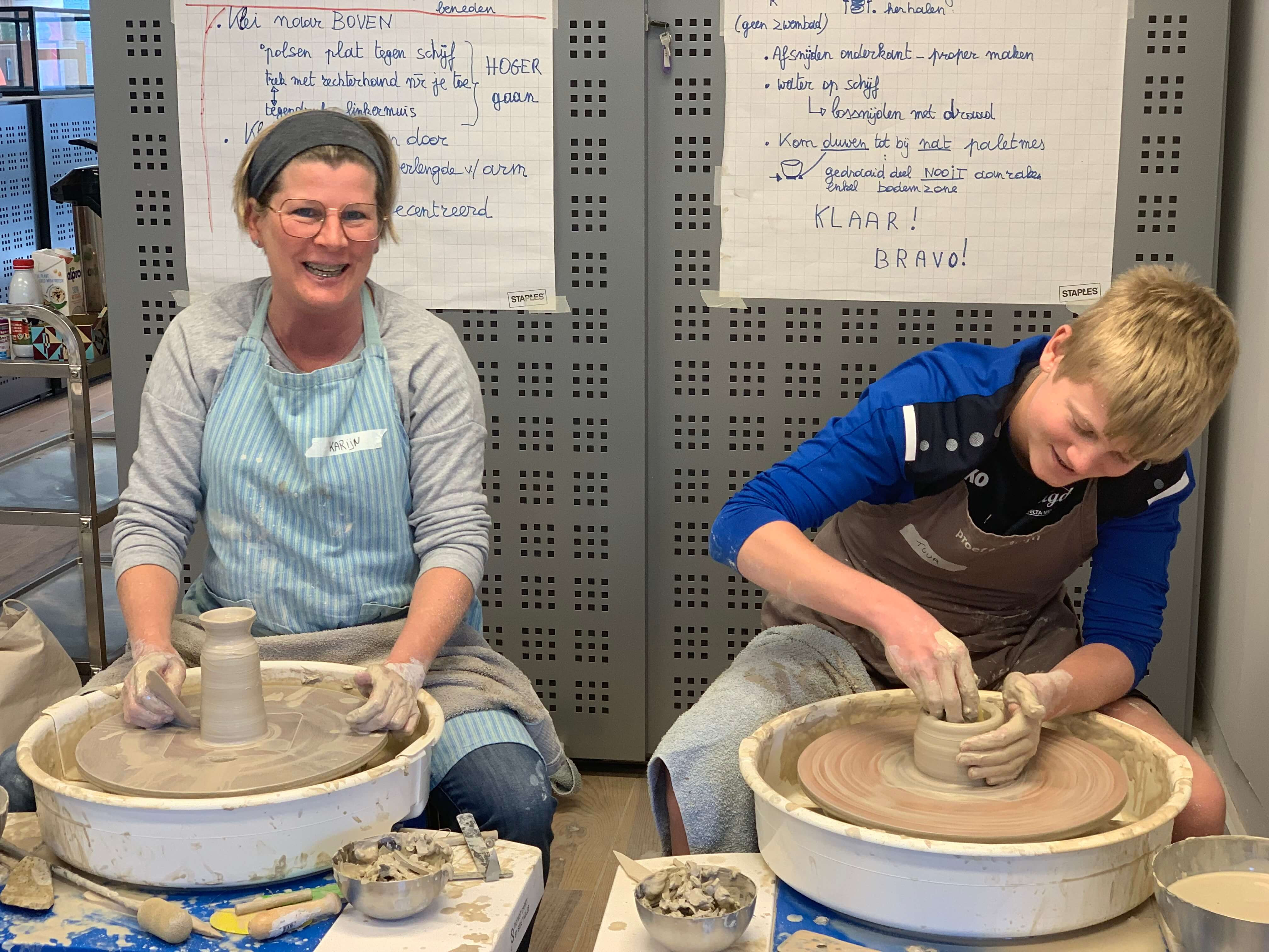 Workshop initiatie pottenbakken: eerste stappen aan de draaischijf - Foto