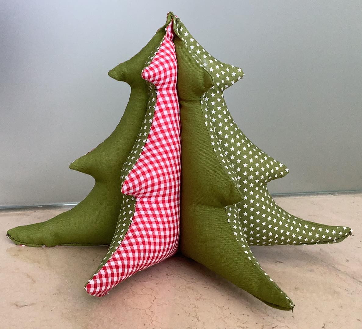 KERST WORKSHOP🎄 maak jouw eigen 3D kerstboom of kerstlaars (met de naaimachine) - Foto