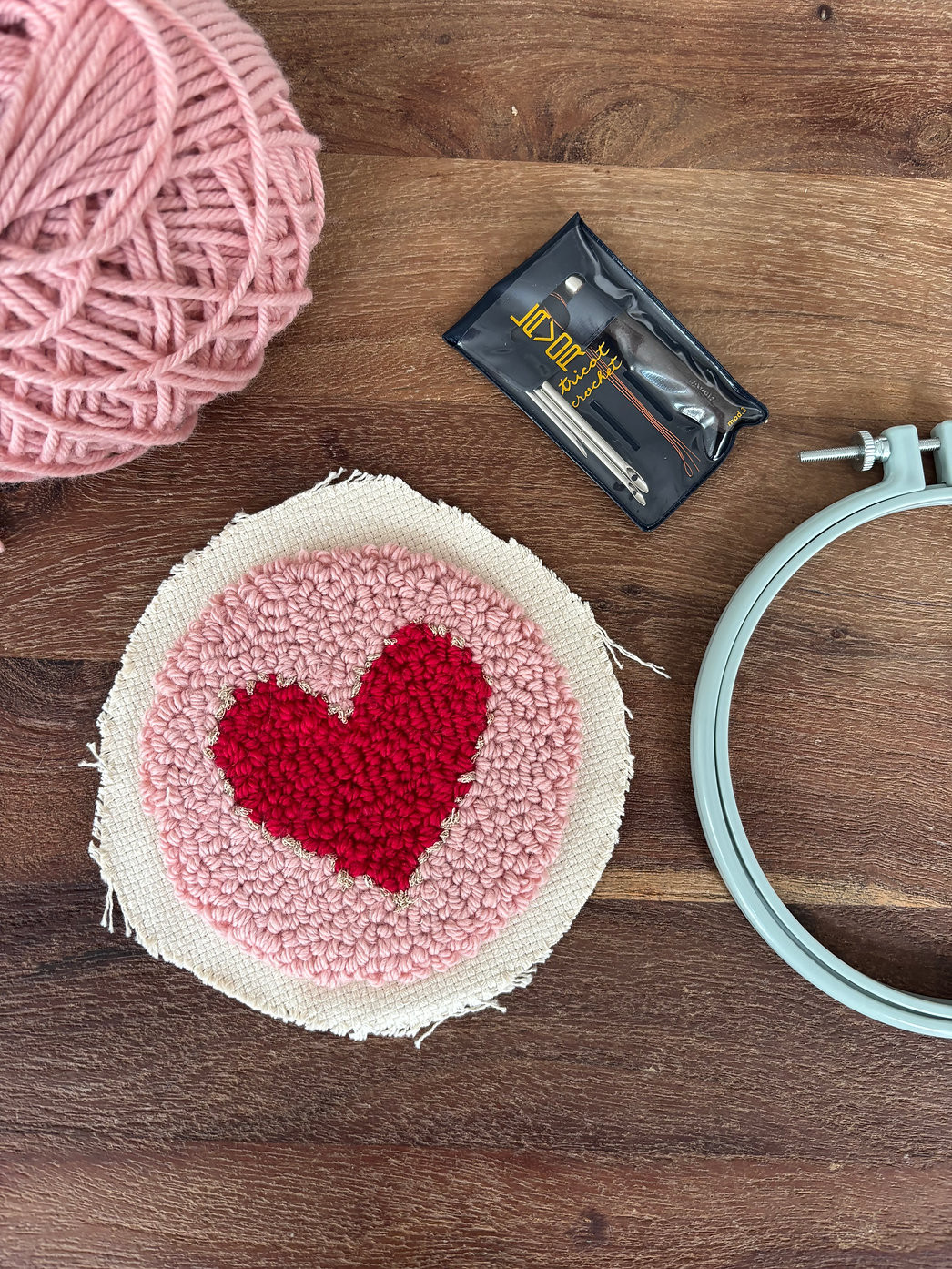 Punch Needle: maak je eigen mini-tapijtje - Foto