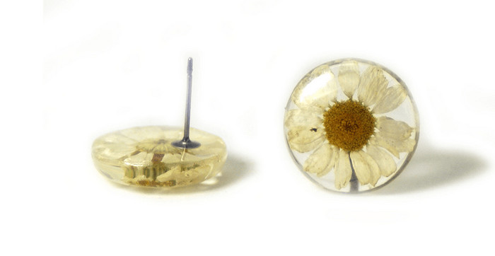 Juwelen maken met UV-hars en droogbloemen (vrijgezellen (bachelorette) of verjaardagsfeestje) - Foto