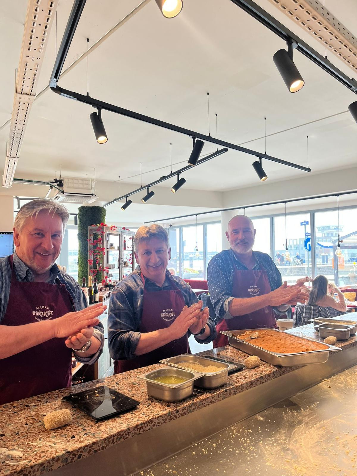 Garnaal kroket rollen en smullen - Foto