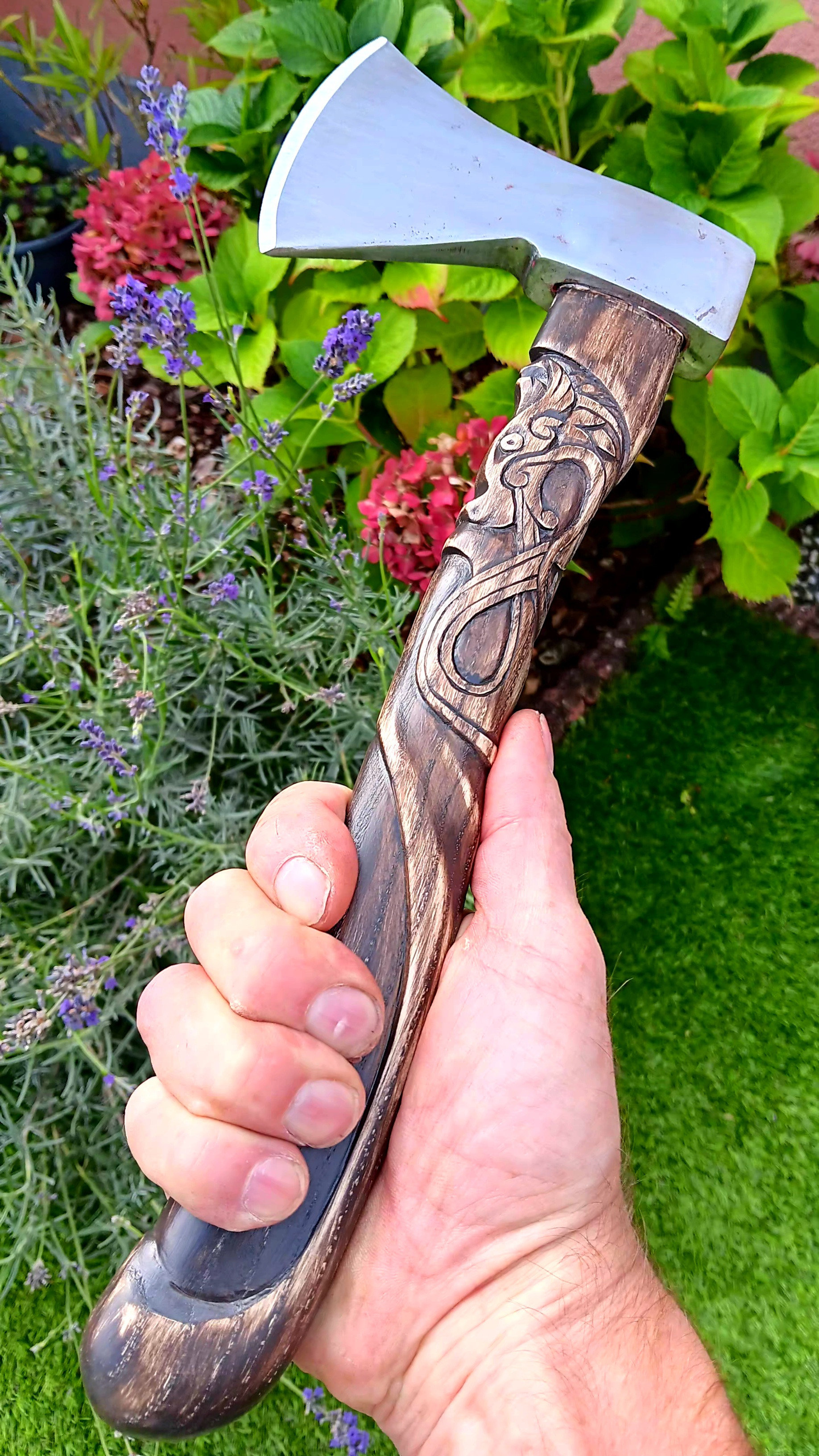 Viking Bijl - Workshop Houtsnijden voor beginners - Foto