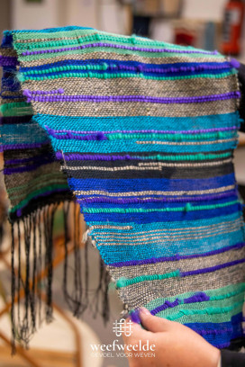 Eendaagse Saori Weefworkshop: Ontspannen experimenteren met kleur, textuur en imperfectie