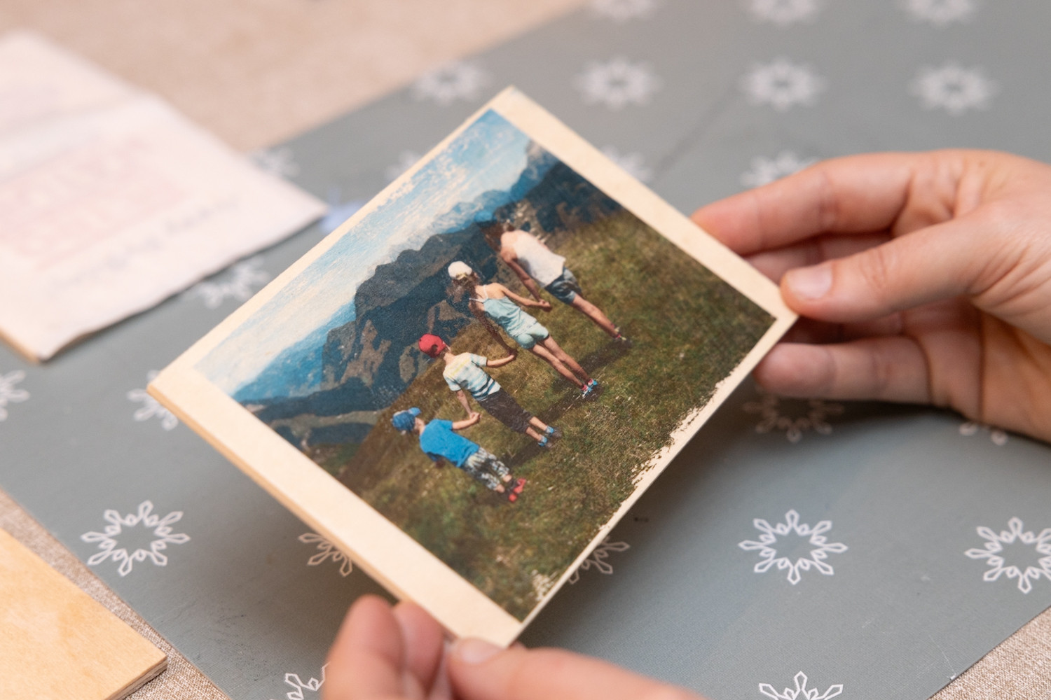 Prints maken op hout - Online workshop met diy-pakket - Foto