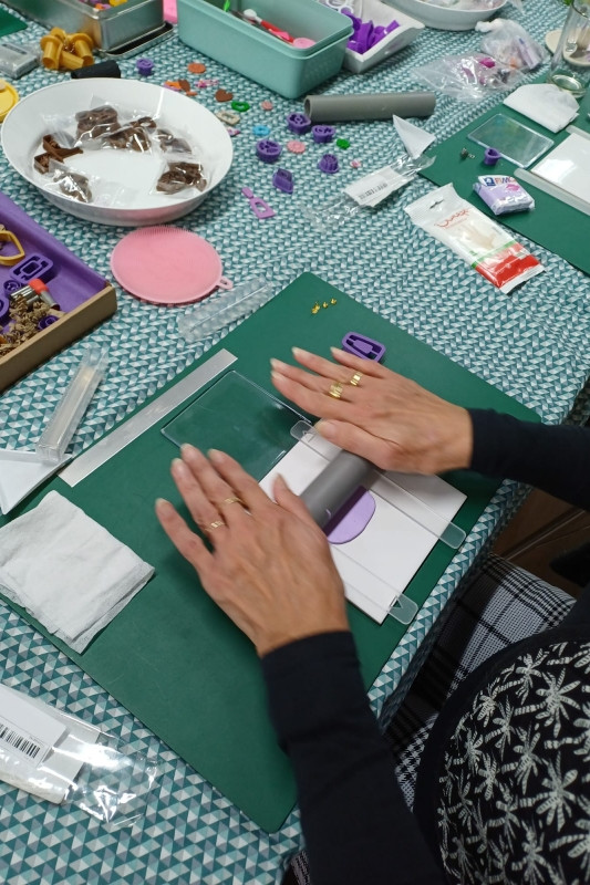 Moeder & Dochter Workshop: Maak Je Eigen Polymeerklei Oorbellen! - Foto