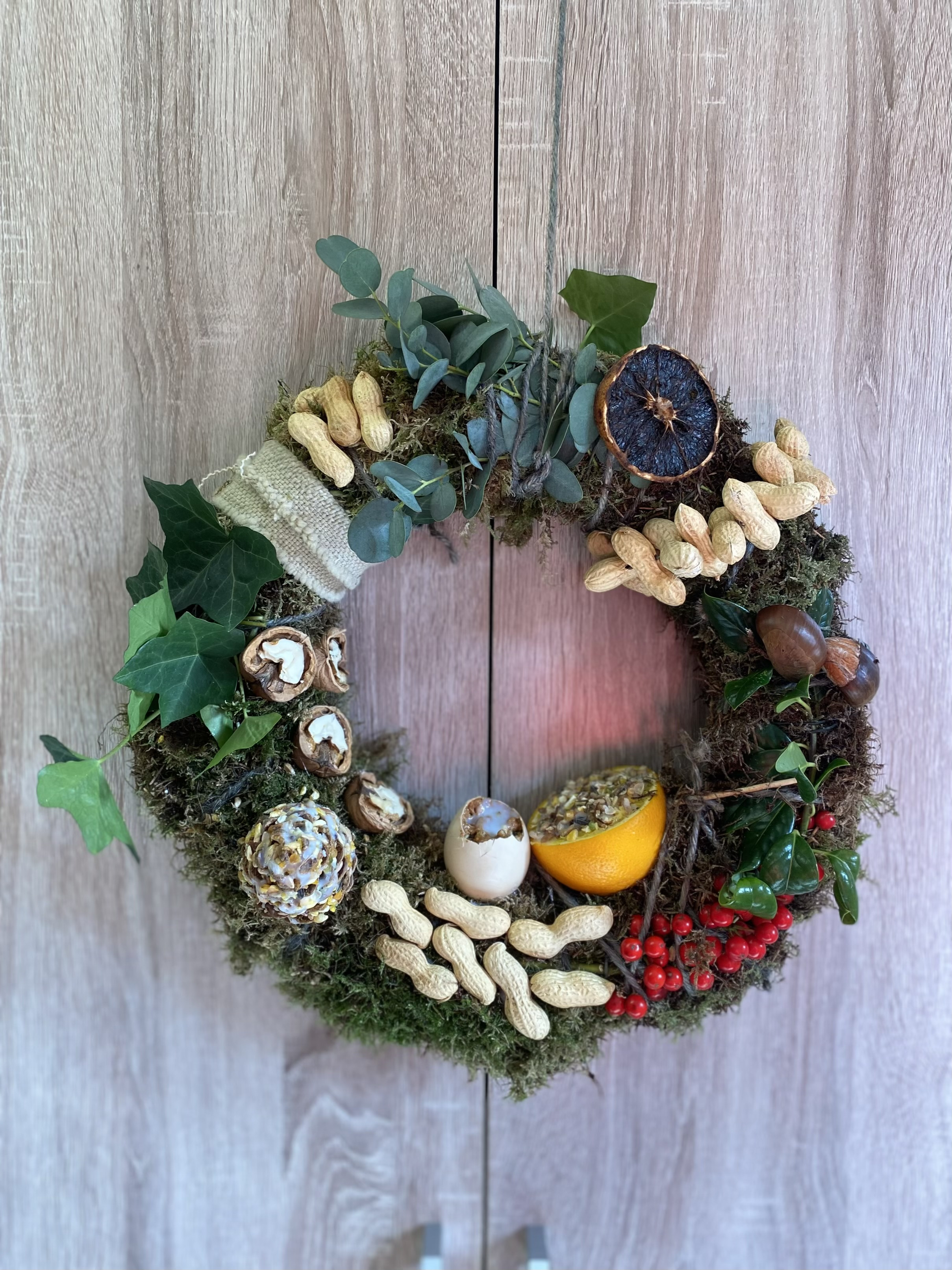 Creatieve vogelvoederkrans maken als teambuilding - Foto