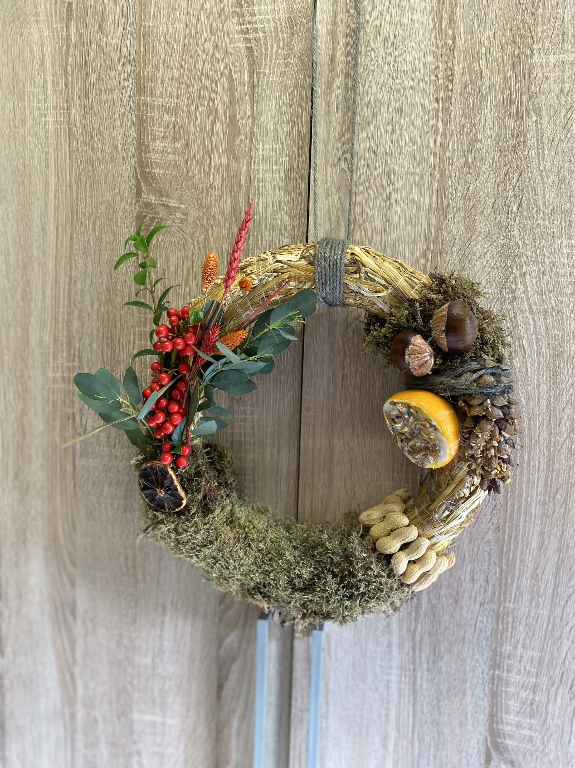 Creatieve vogelvoederkrans maken als teambuilding - Foto