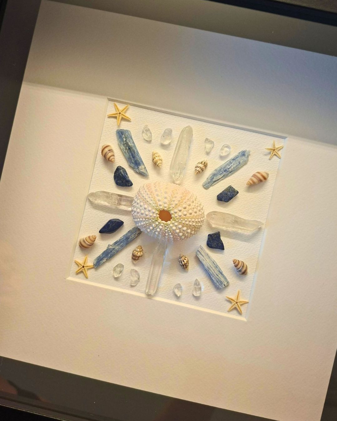 Creëer je eigen wanddecoratie met kristallen - Foto