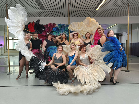 Burlesque Featherfan workshop