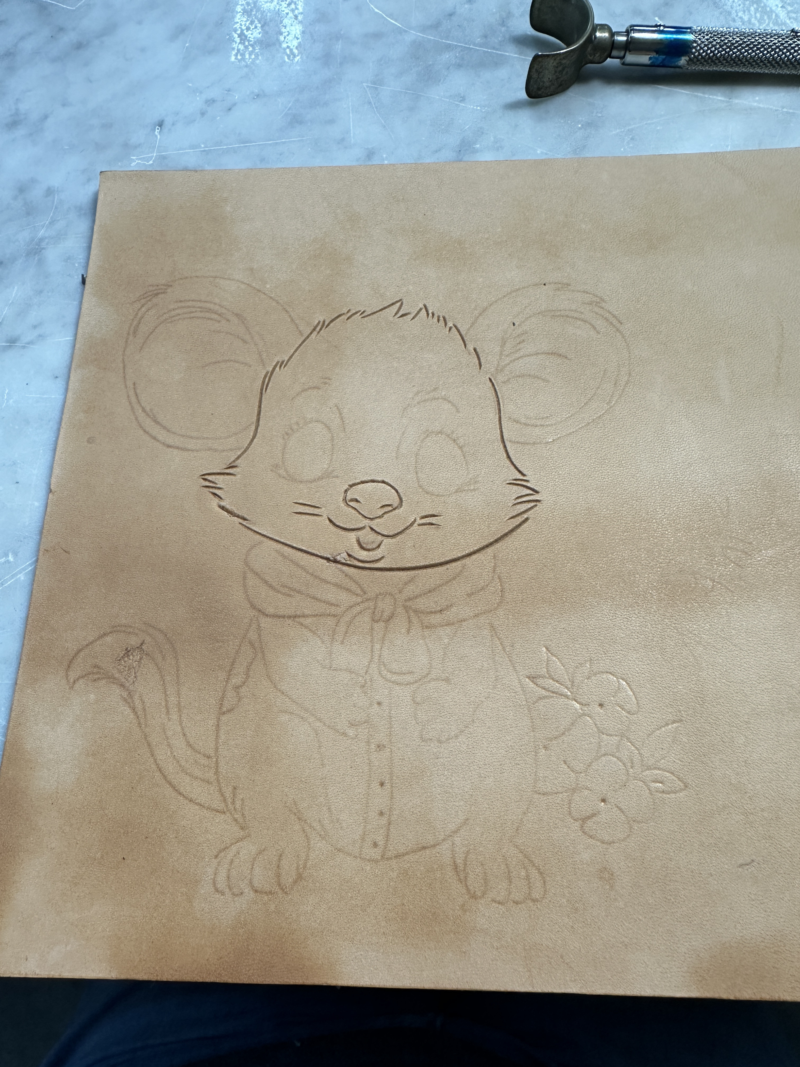 Leathercarving workshop - leer snijden & stempelen in leer - Foto