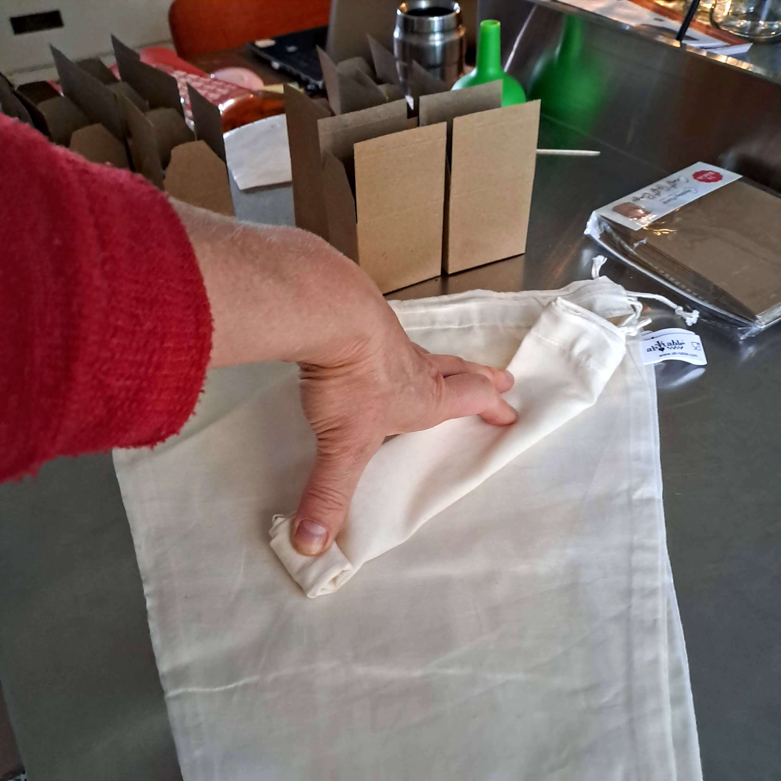 HOMEMADE NOTENMELK maken - Foto