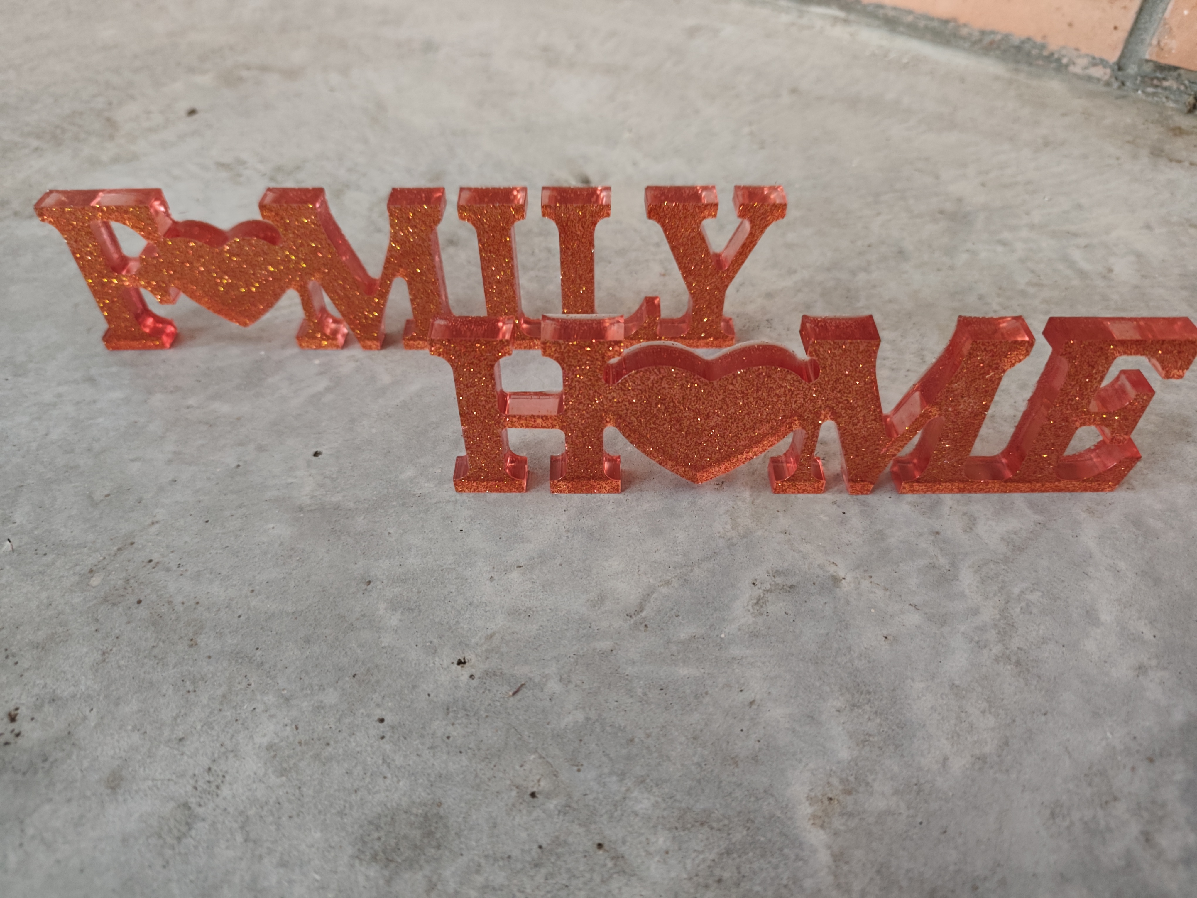 Deco woord – HOME | LOVE | FRIENDS in epoxy - Foto
