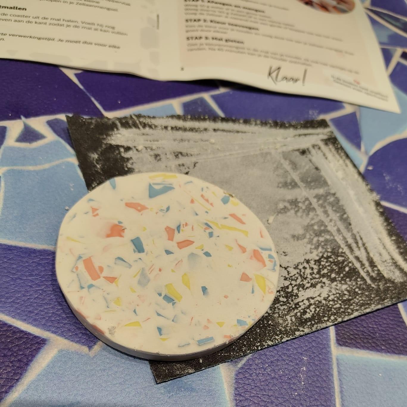 Workshop ecologische terrazzo-coasters bij Linkerloft - Foto
