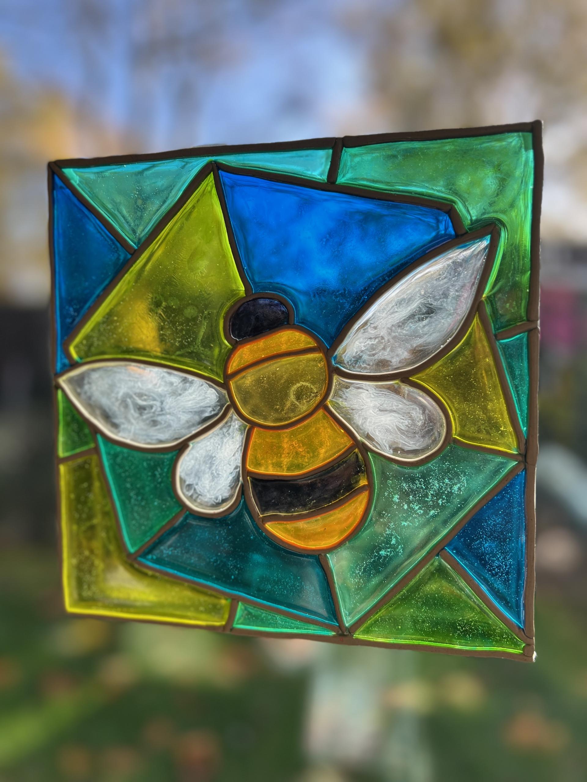 Epoxy/resin art: glasraam– spel van kleur en licht juni - Foto