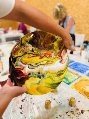 Acrylic pouring/fluid art