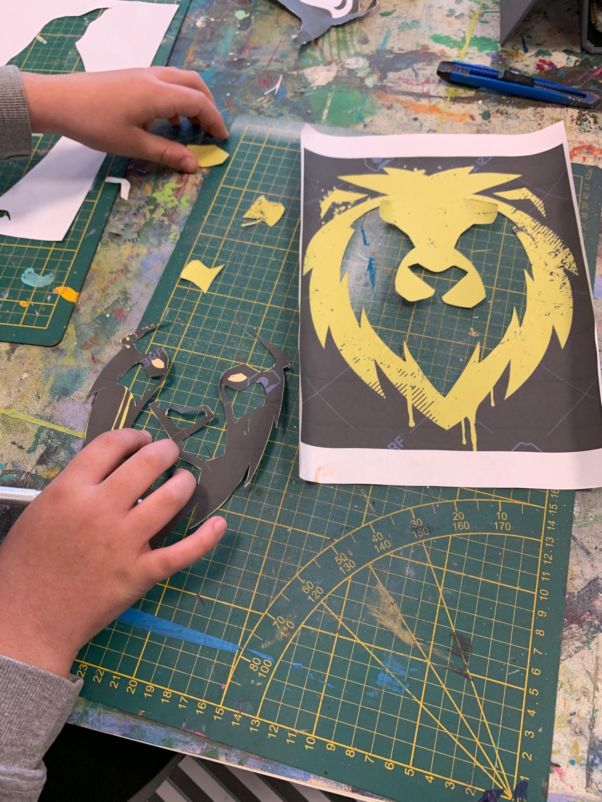 Ouder-tiener 10+: Graffiti stencil art - Foto