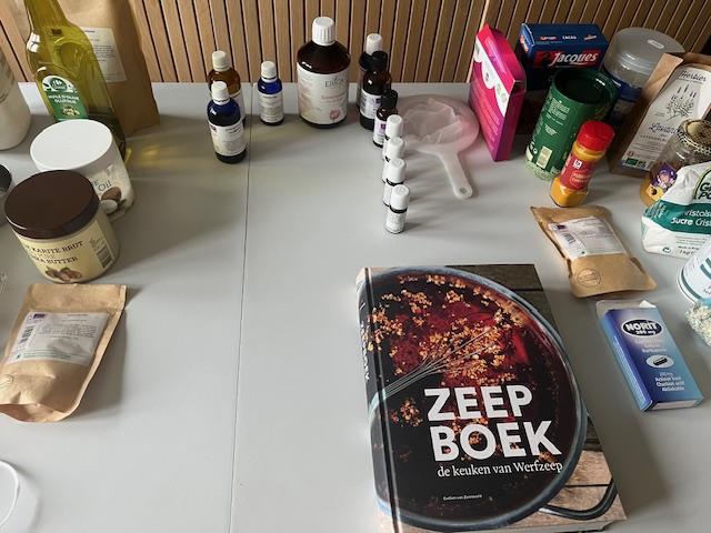 Ambacht: Natuurlijke zeep bereiden. - Foto