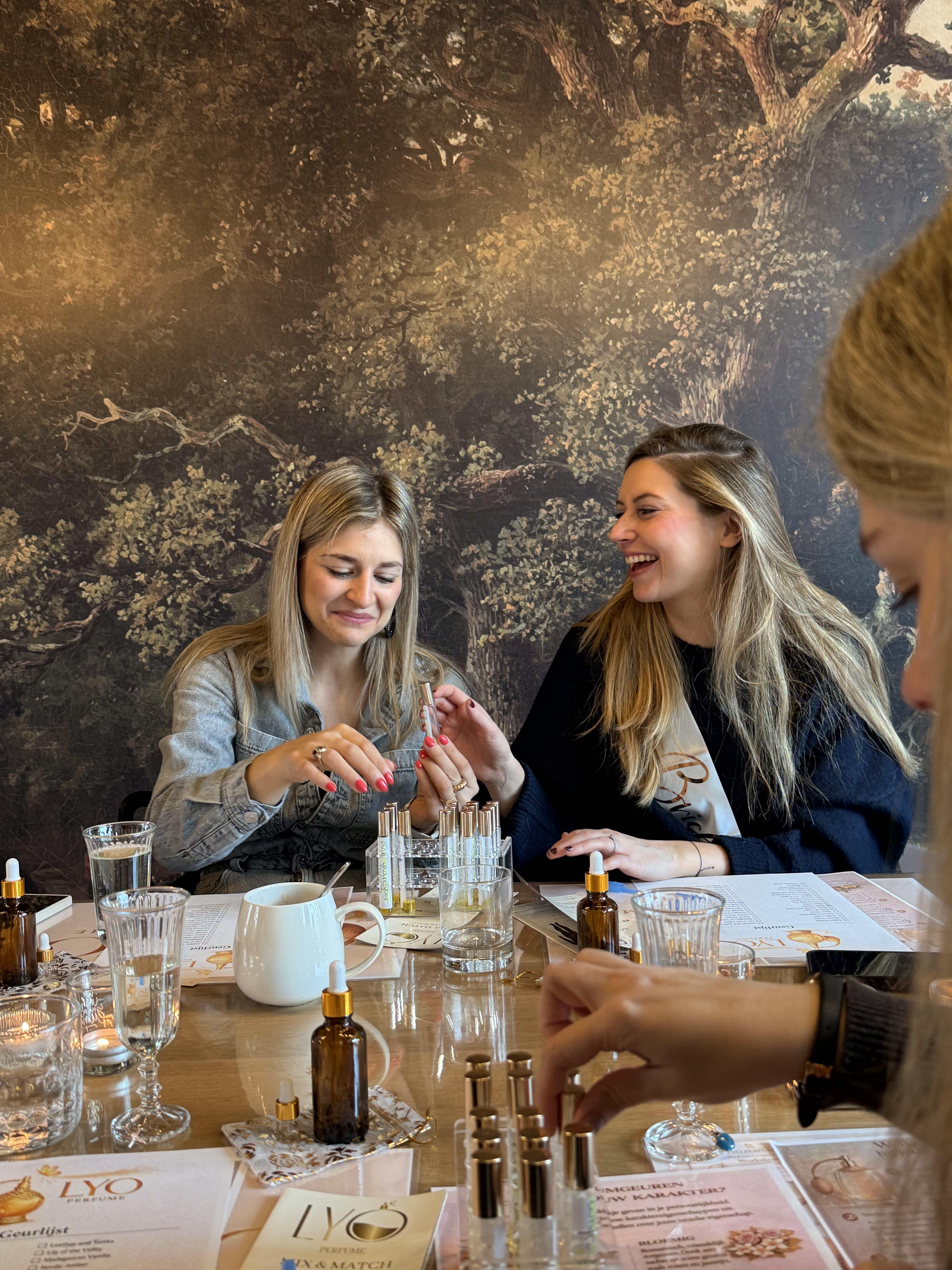 PARFUM maken - Foto
