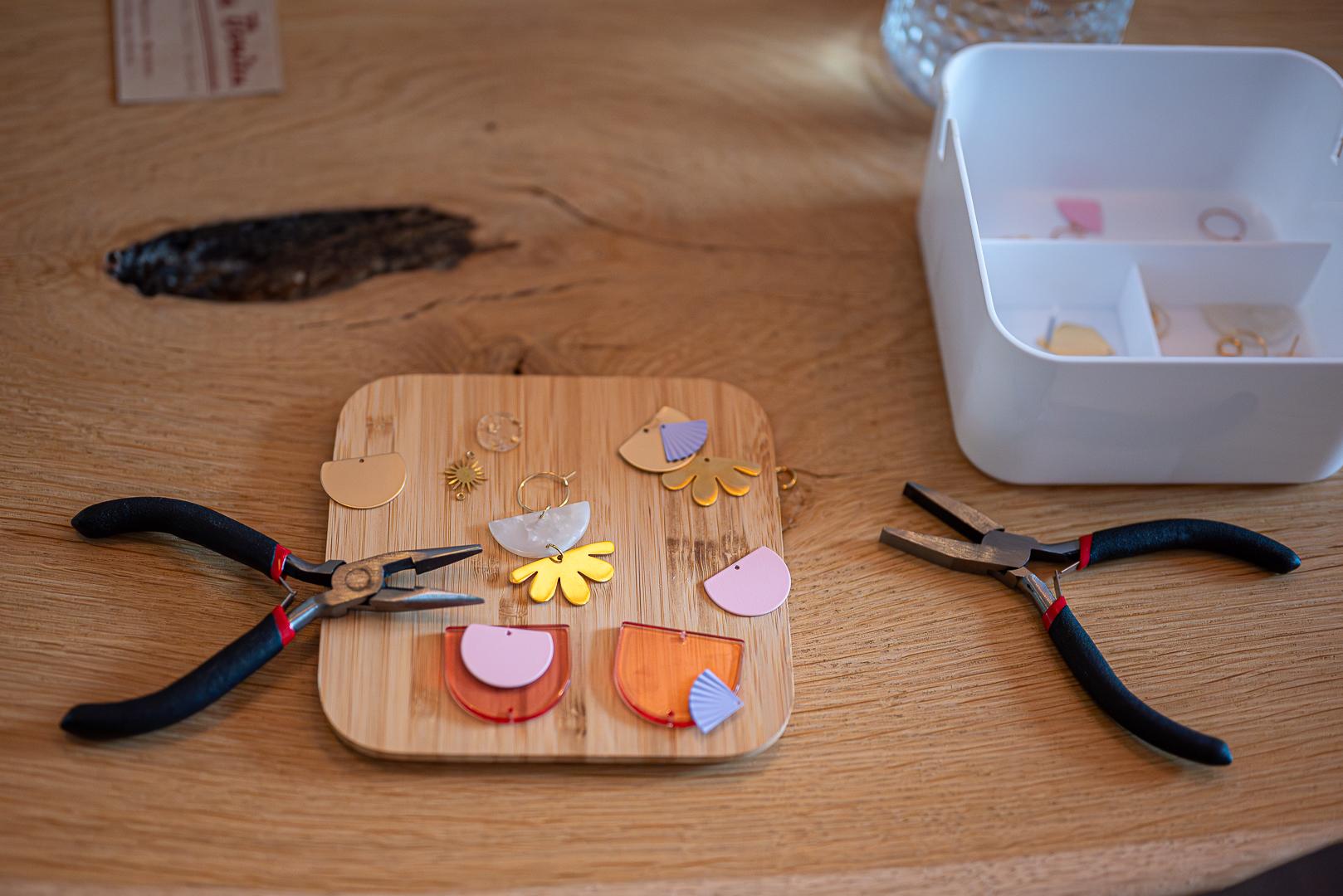 Maak je eigen oorbellen in huiskamersfeer - Workshop - Foto