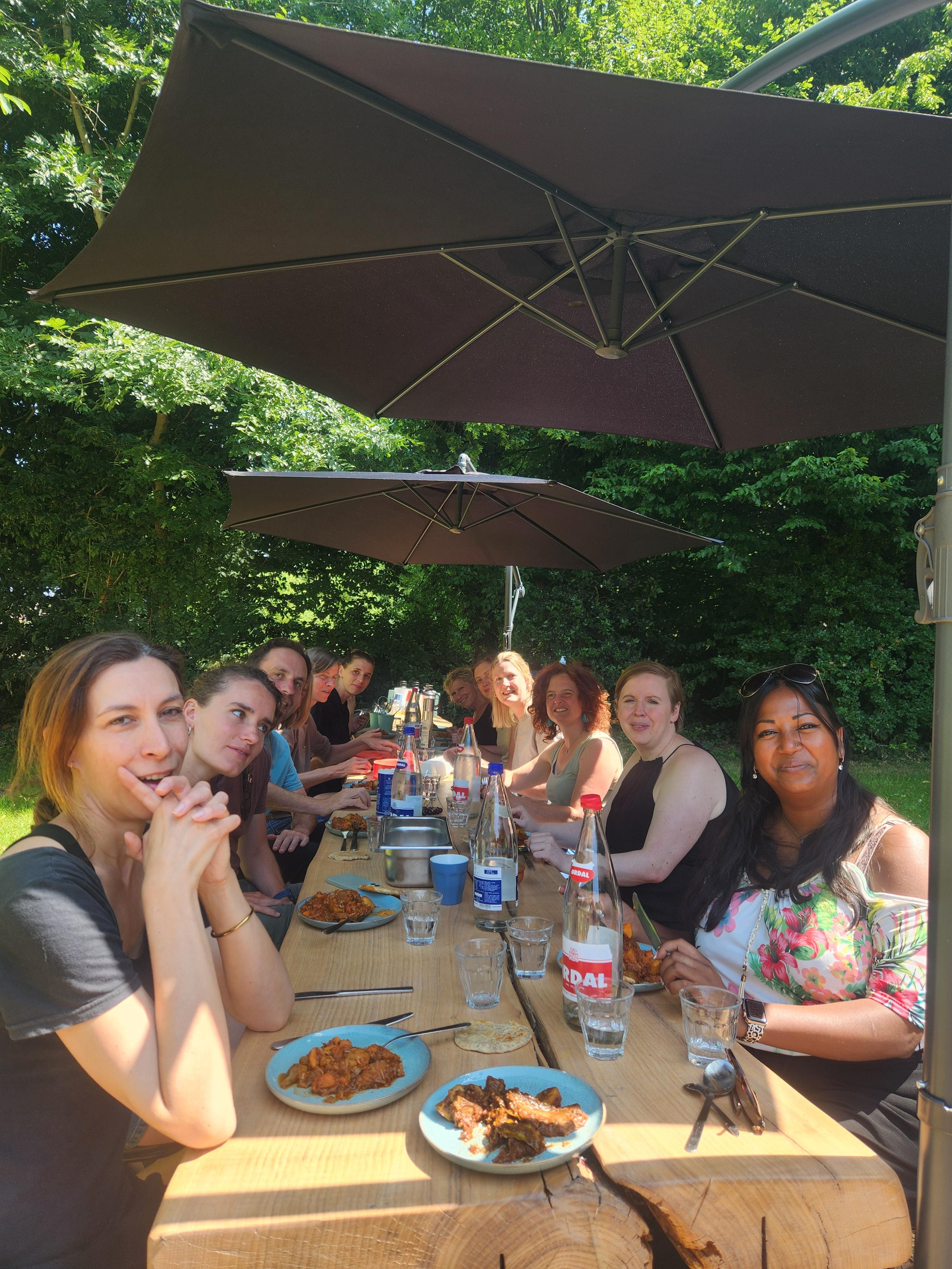 Kookworkshop in de natuur voor een groep - Foto