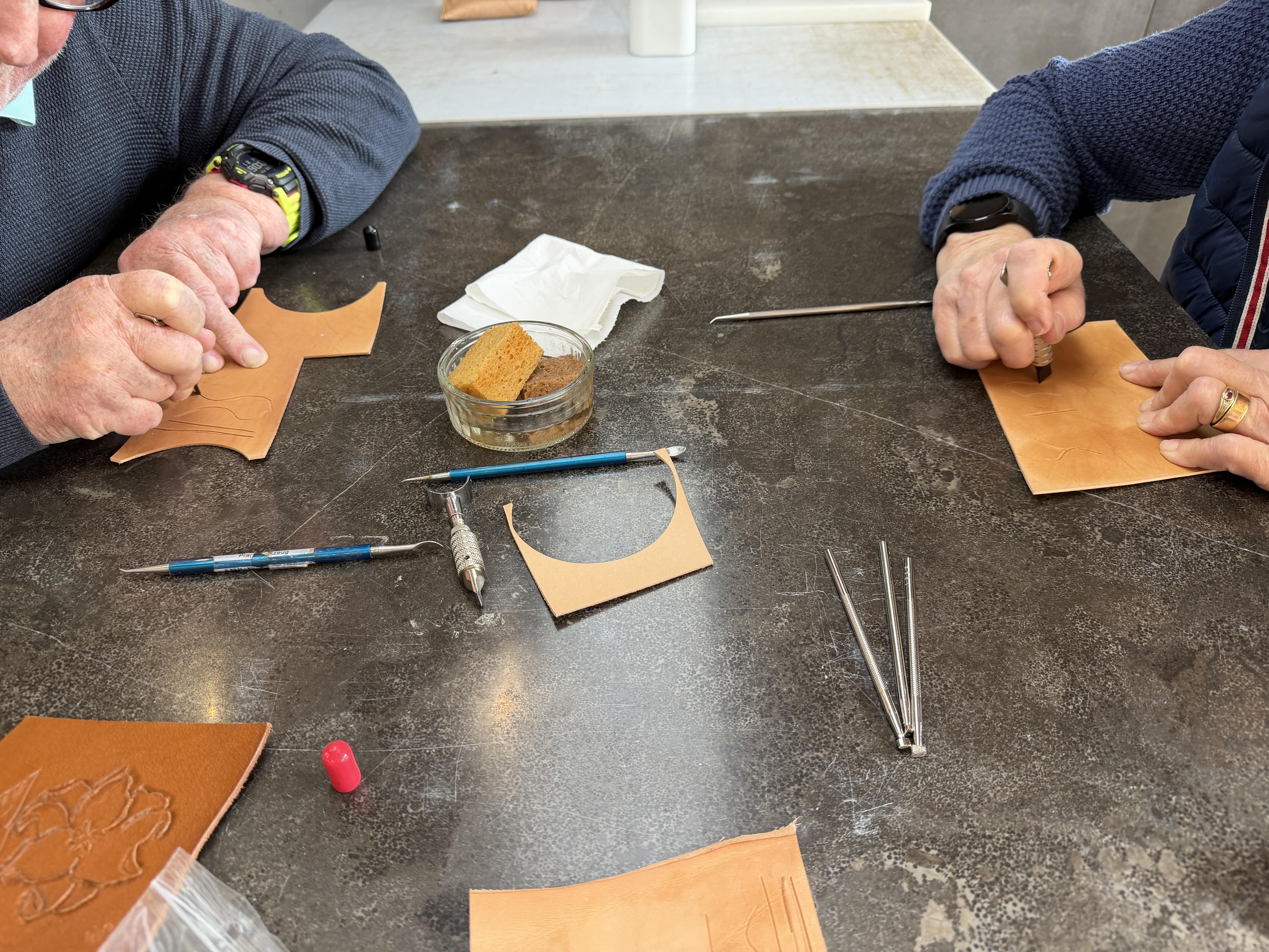 Leathercarving en tooling voor beginners - Foto