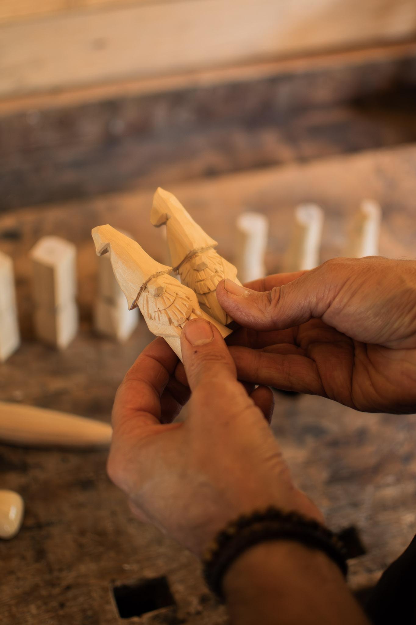 Kabouter snijden in hout - Foto
