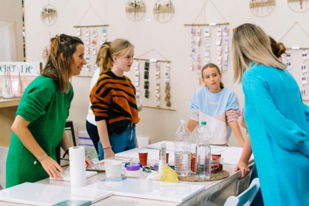 Textuurschilderen op canvas voor events