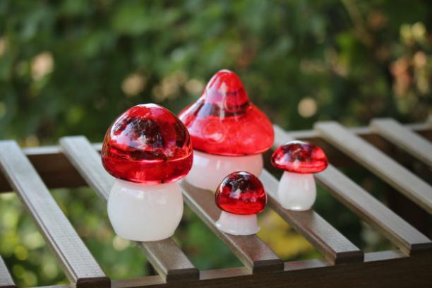 Decoratieve paddenstoelen gieten met epoxy