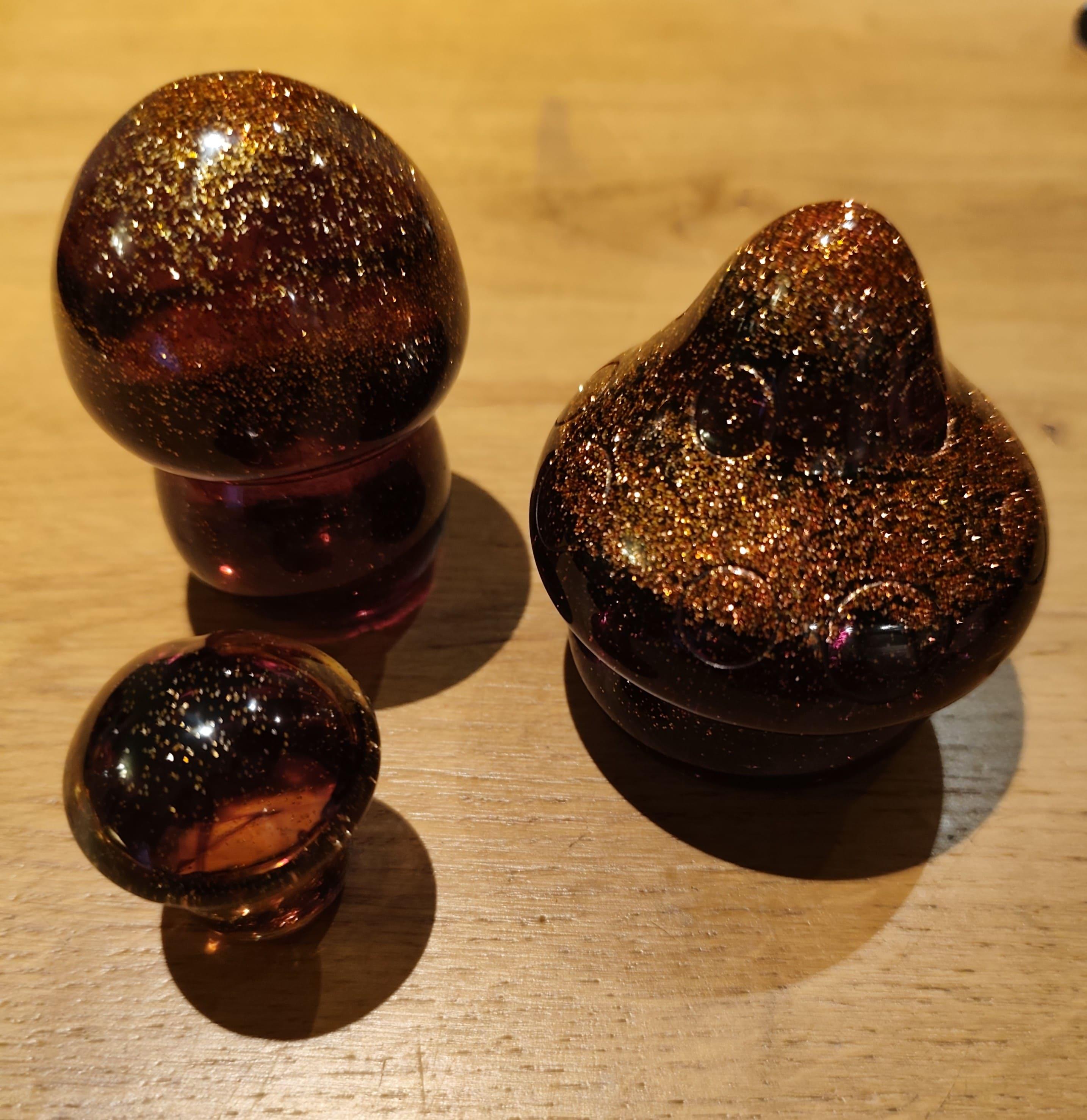 Decoratieve paddenstoelen gieten met epoxy - Foto