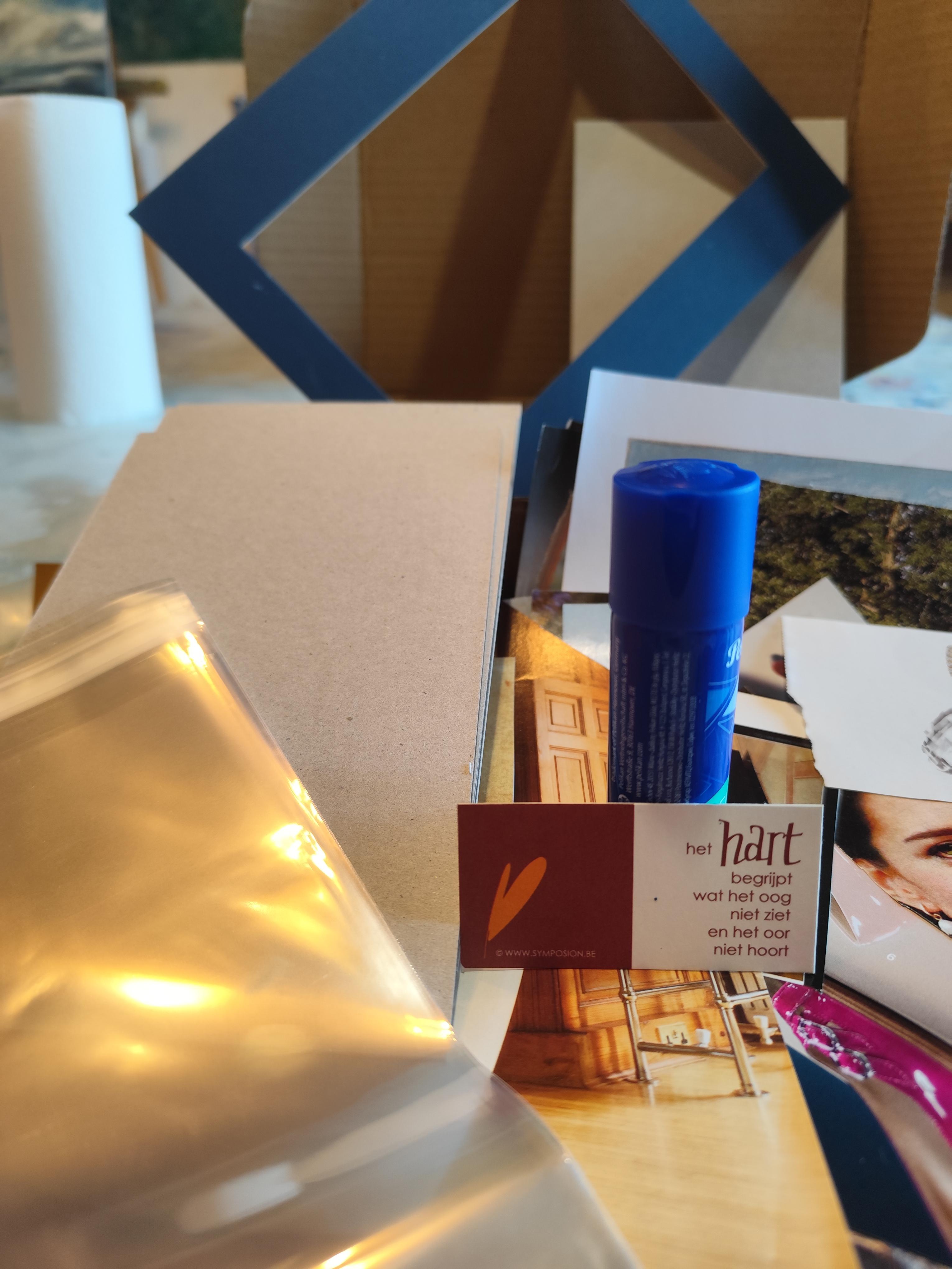 Maak je eigen zielskaarten — een zacht, intuïtief DIY‑pakket om thuis te verbinden met creativiteit, symboliek en innerlijke rust. - Foto
