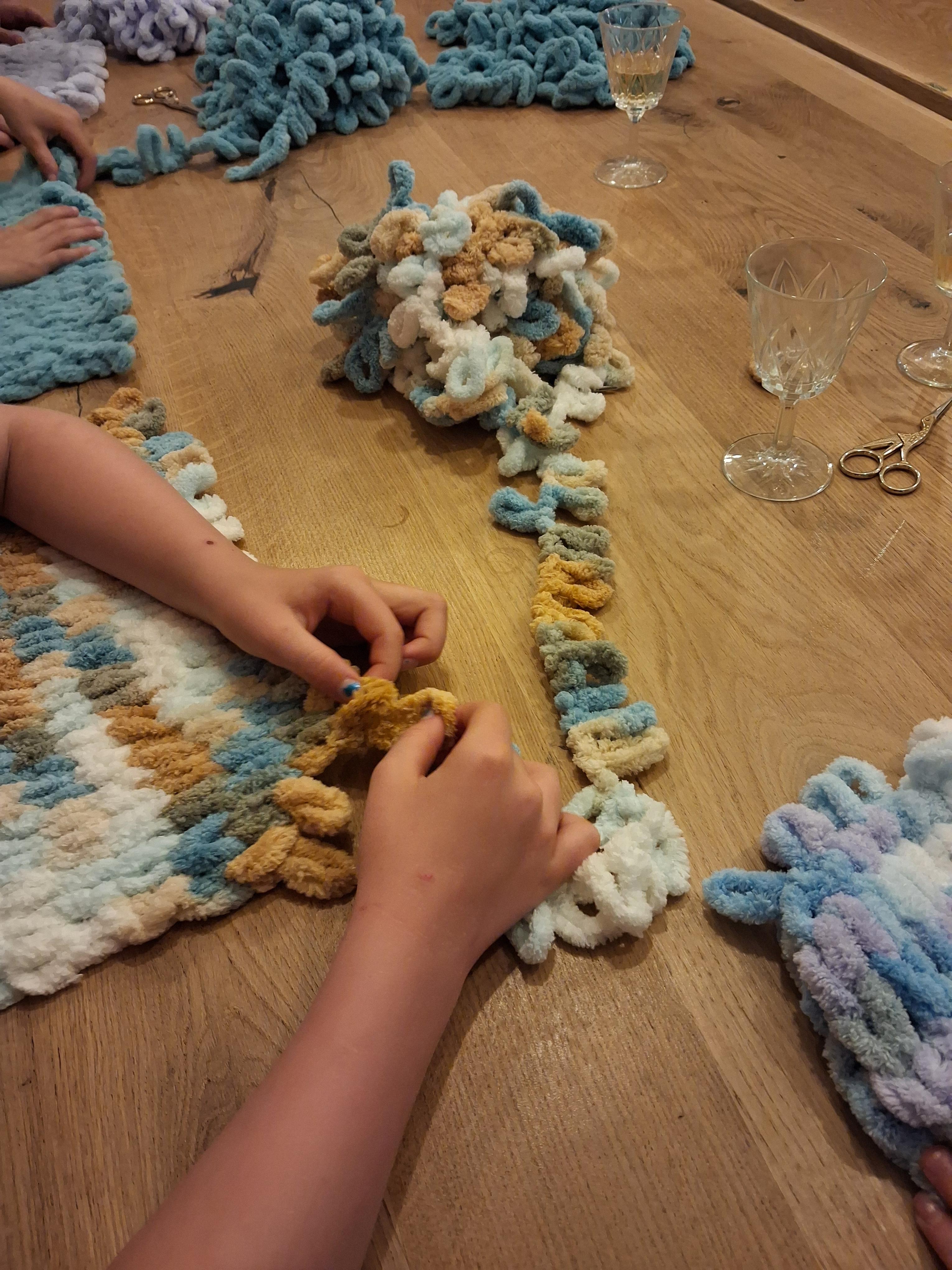 Creatieve kampdag voor kinderen in de zomervakantie in Mechelen 🧶🌸 - Foto