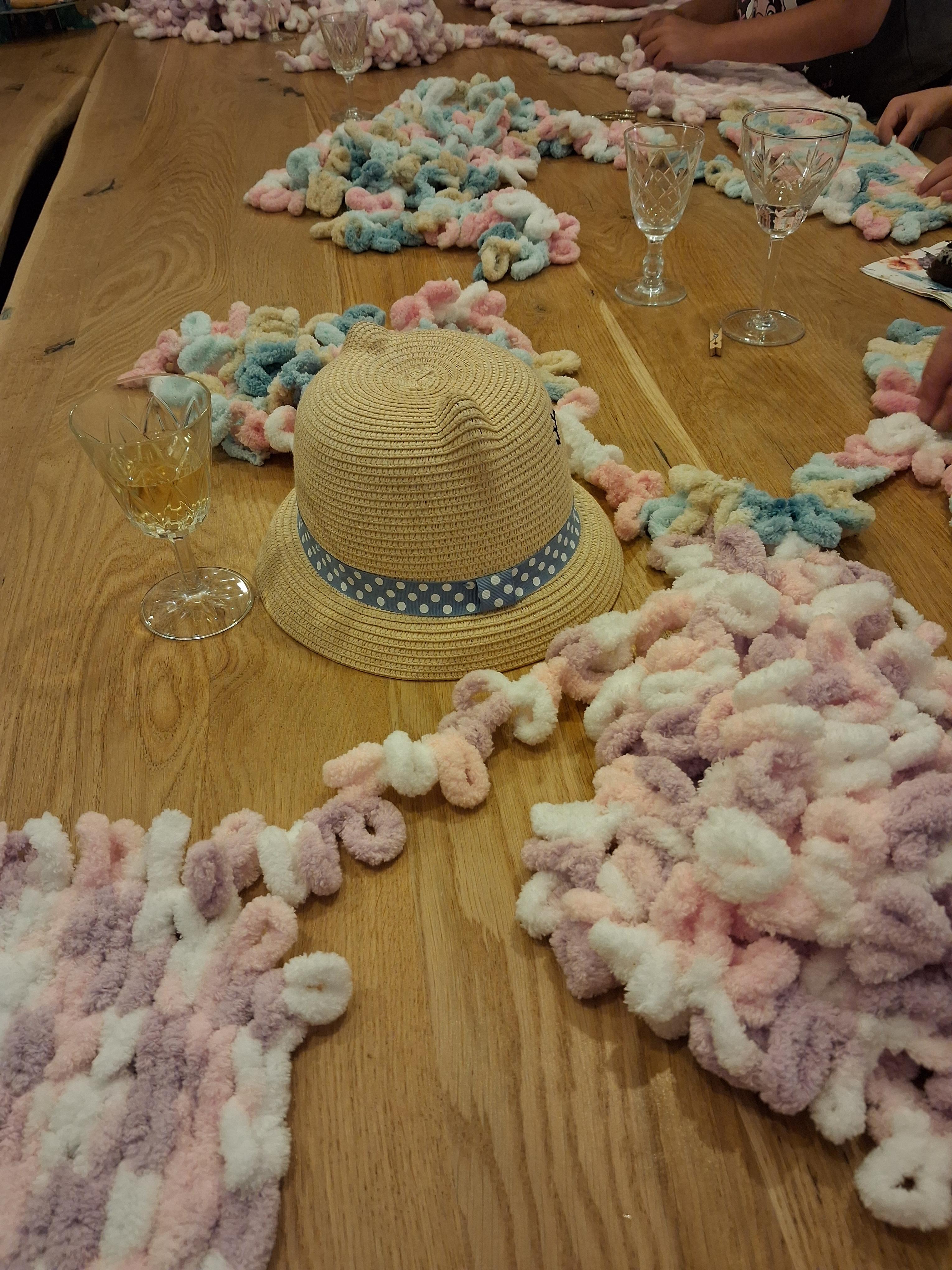 Creatieve kampdag voor kinderen in de zomervakantie in Mechelen 🧶🌸 - Foto