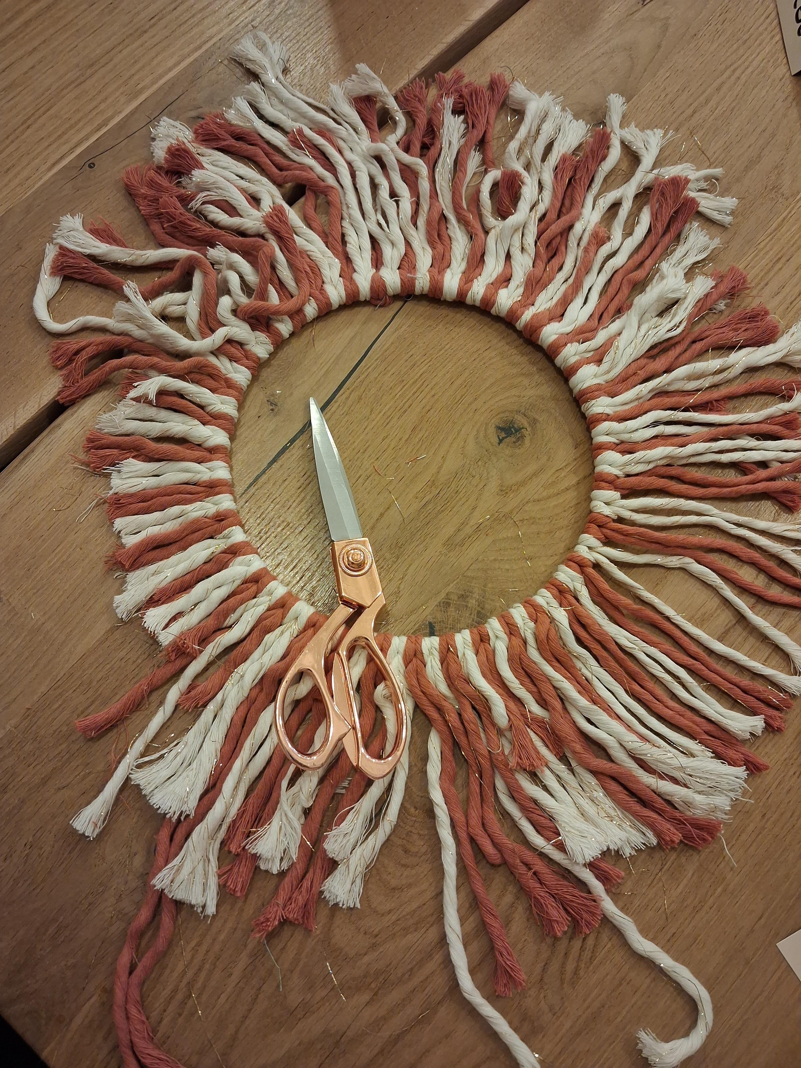 Knoop, lach & vier – macramé voor de bride tribe - maak je eigen macramé spiegel - Foto